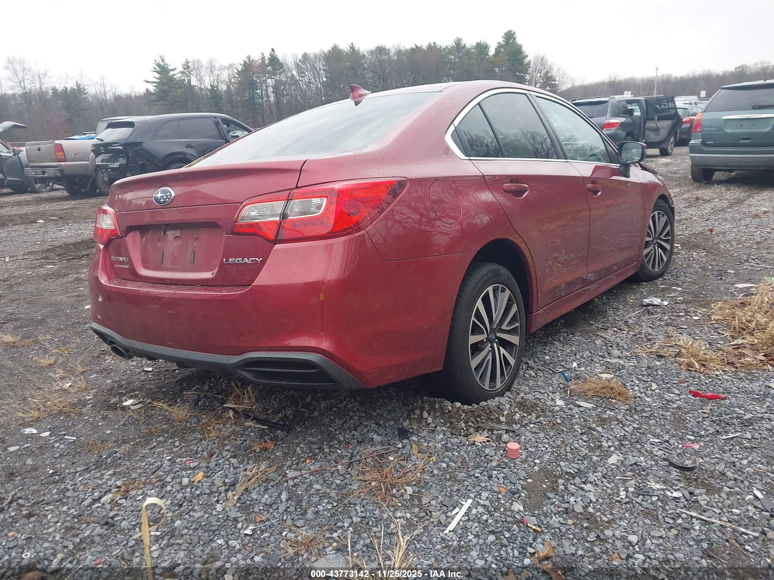 SUBARU LEGACY image 4