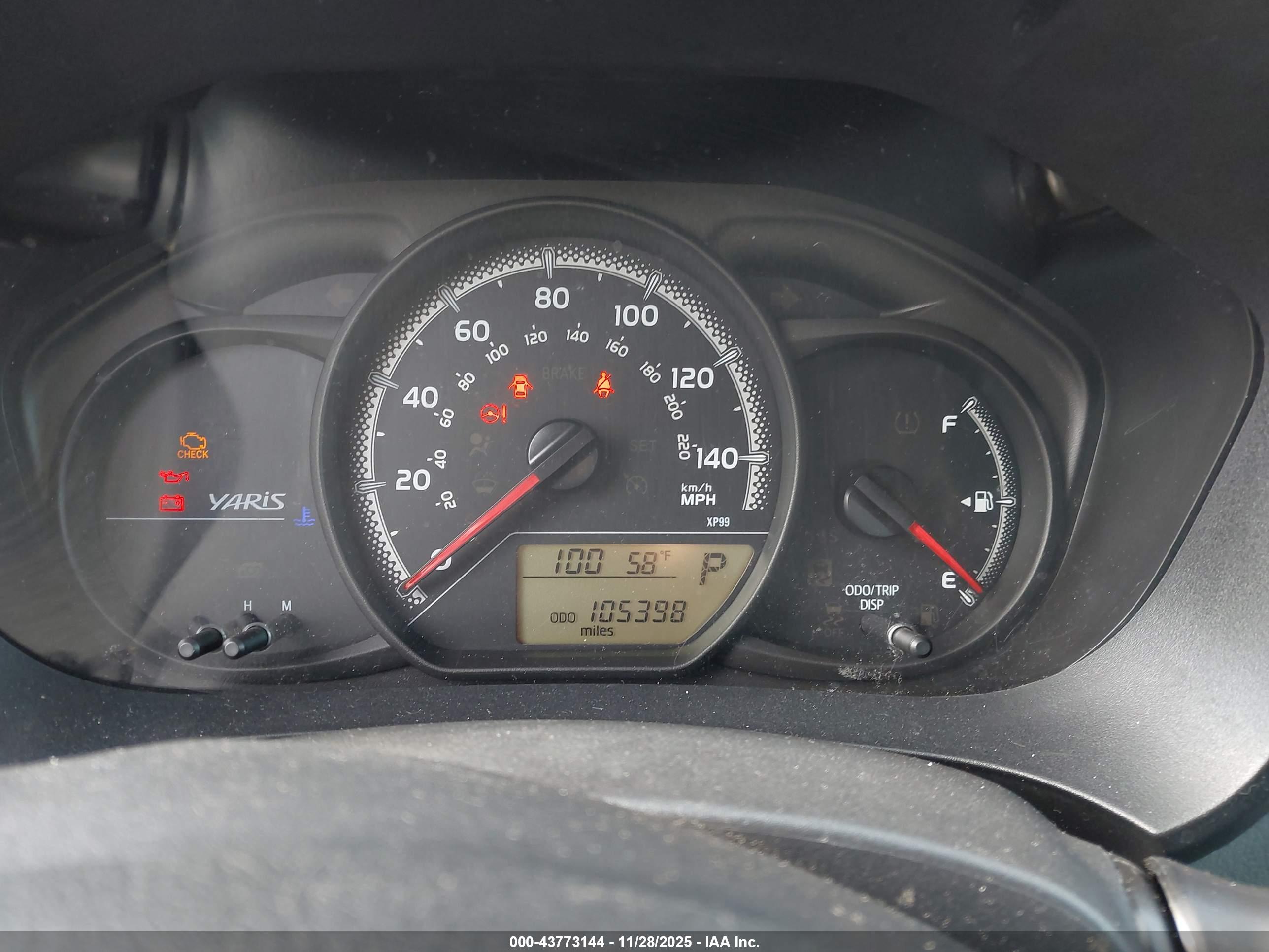 TOYOTA YARIS image 7