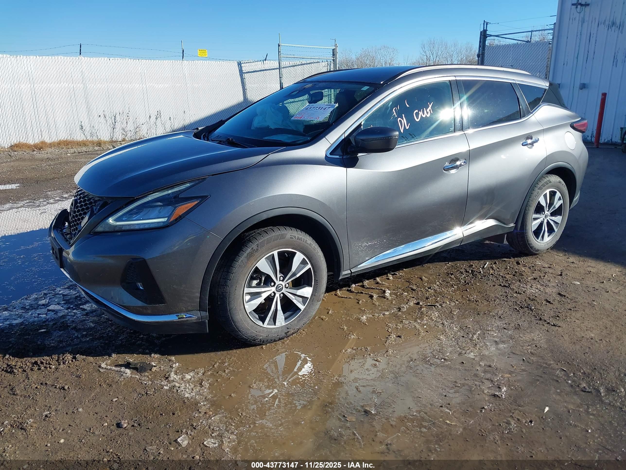 NISSAN MURANO image 2