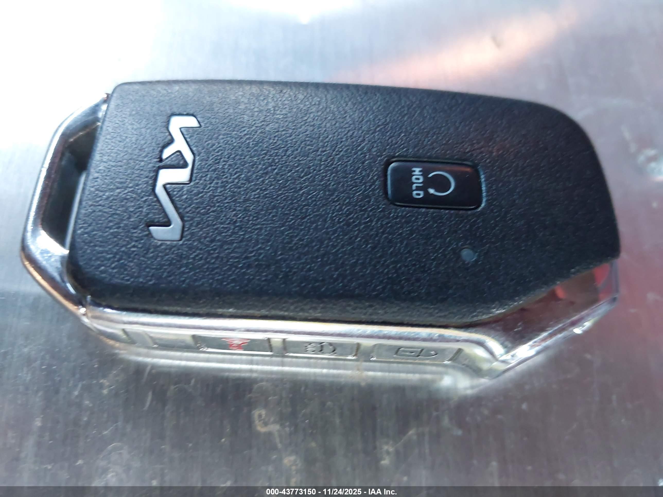 KIA K5 image 11