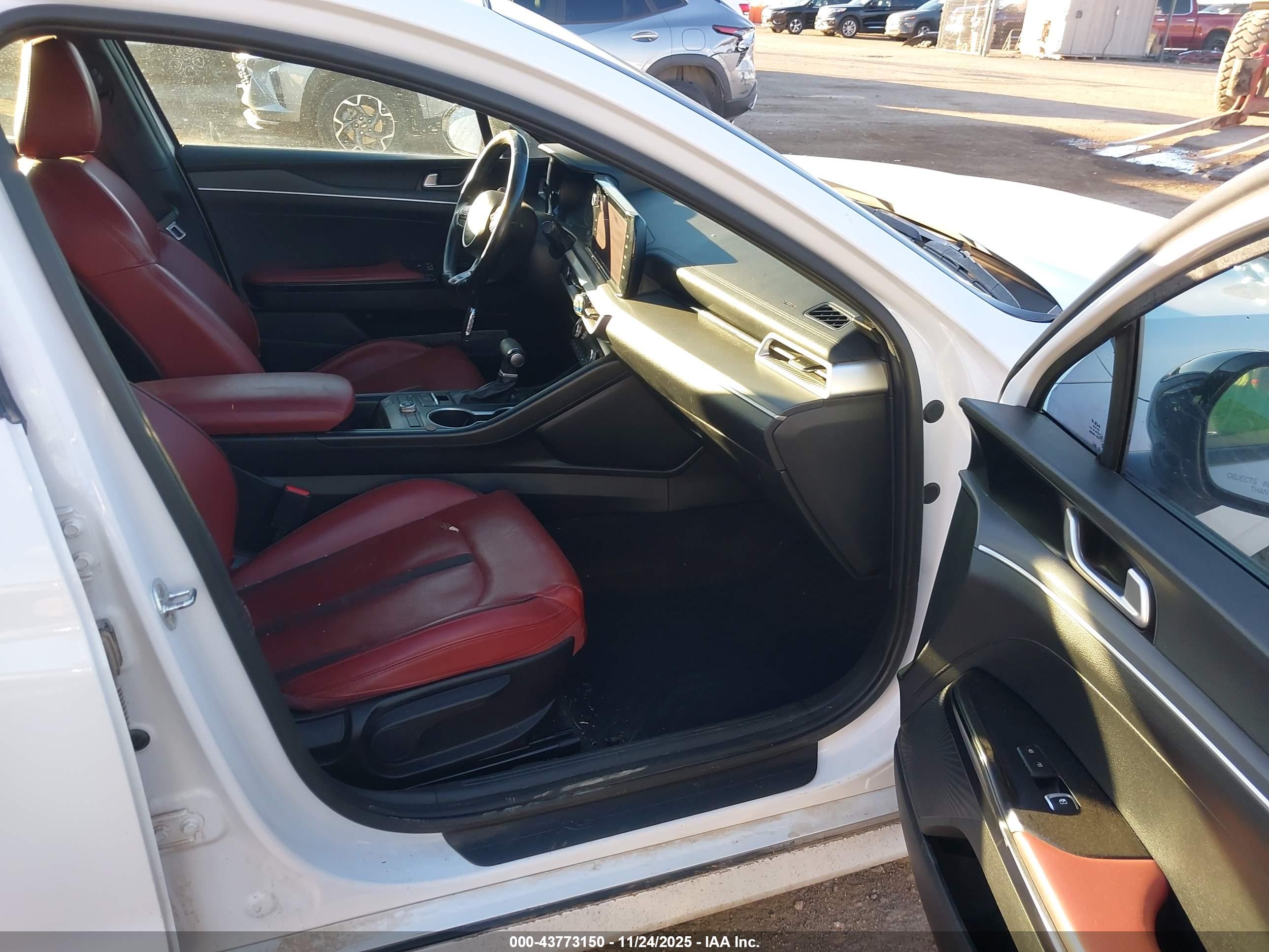 KIA K5 image 5