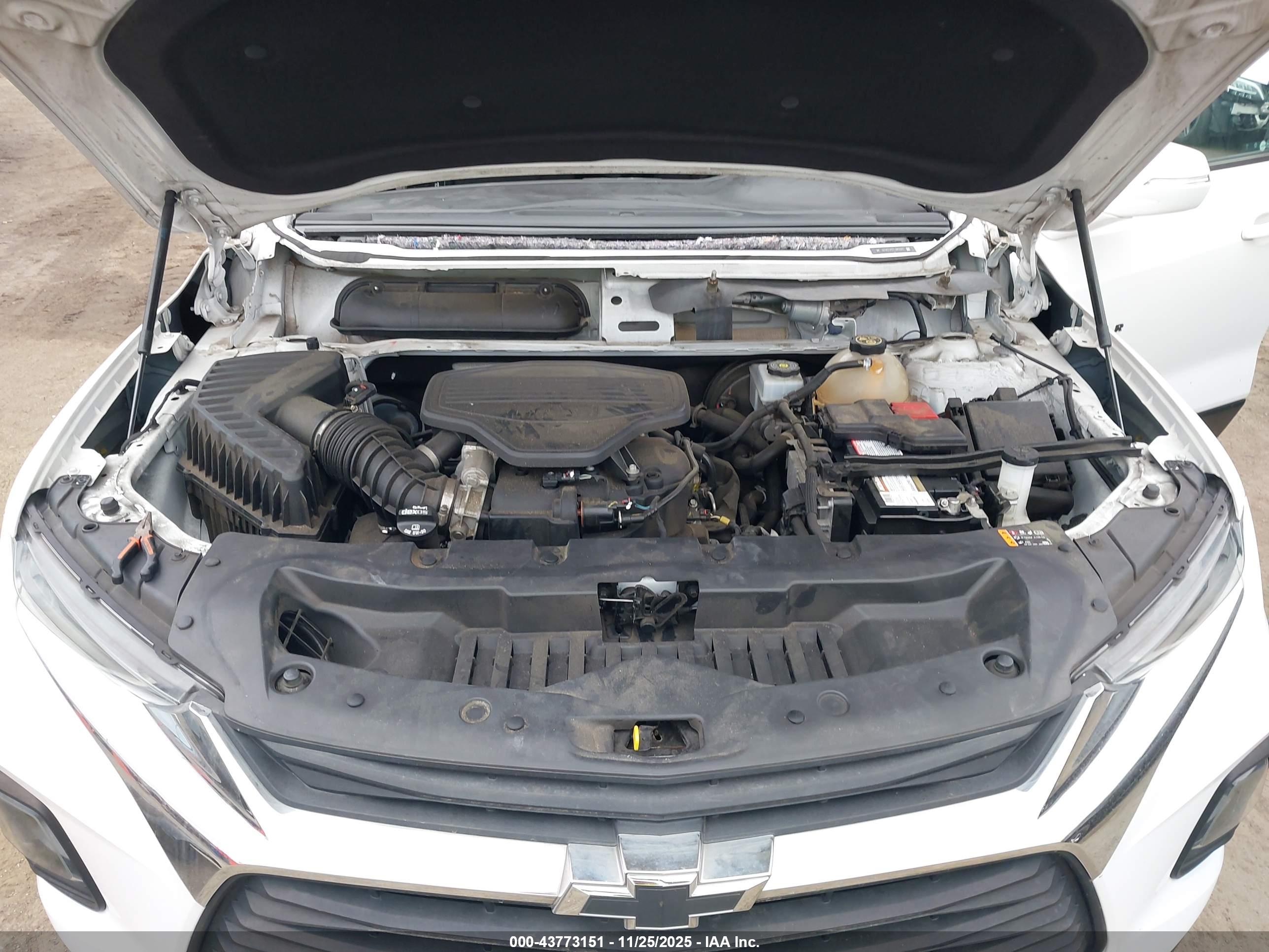 CHEVROLET BLAZER image 10