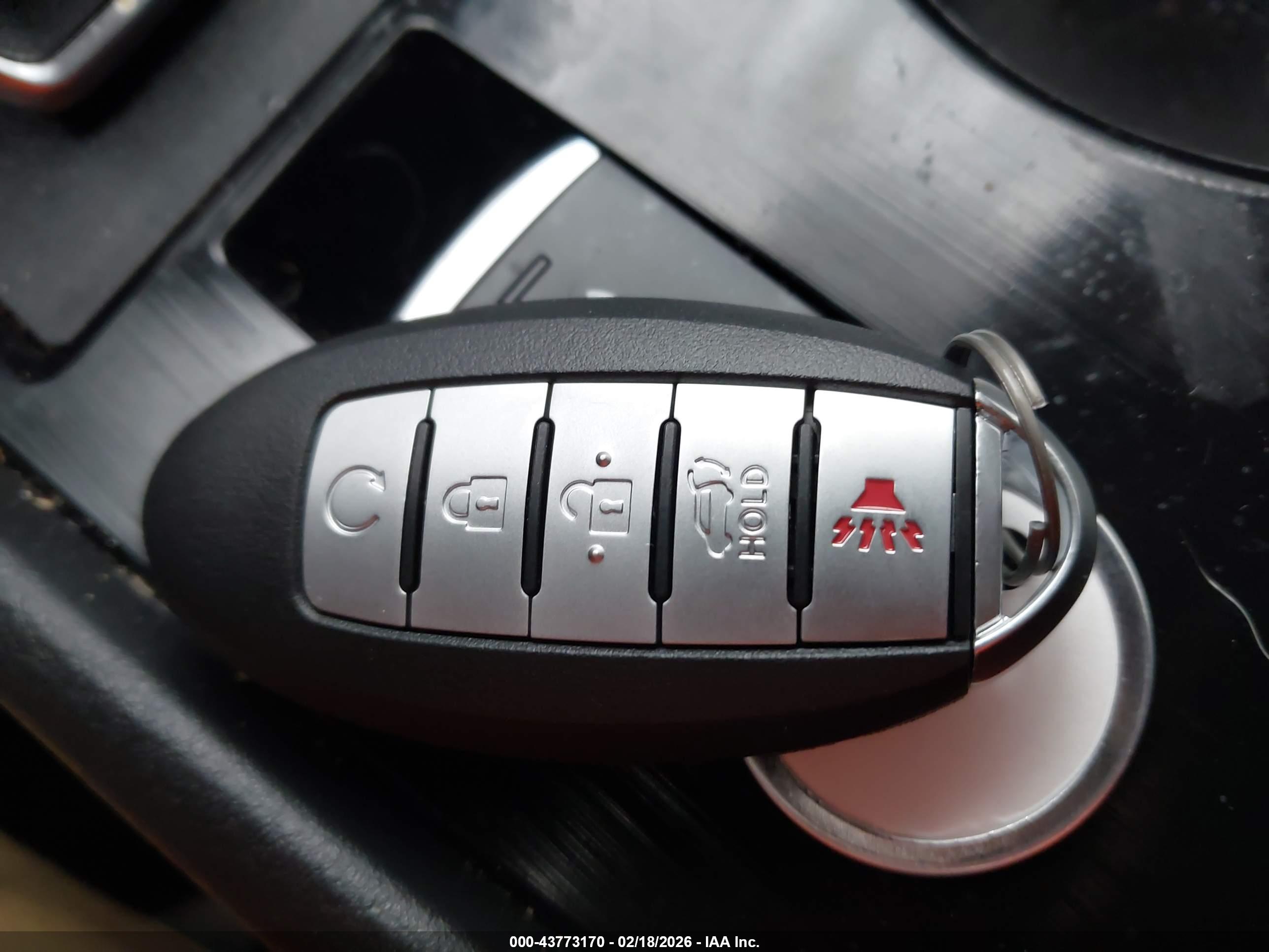 NISSAN ROGUE image 11