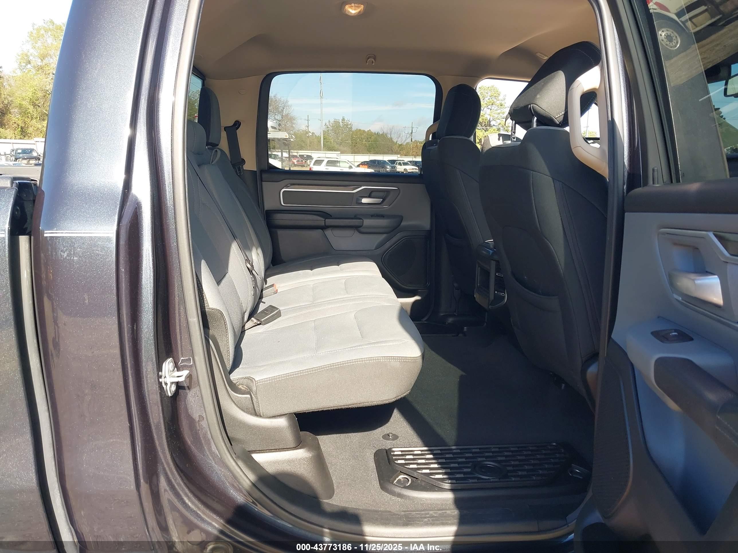 RAM 1500 image 8