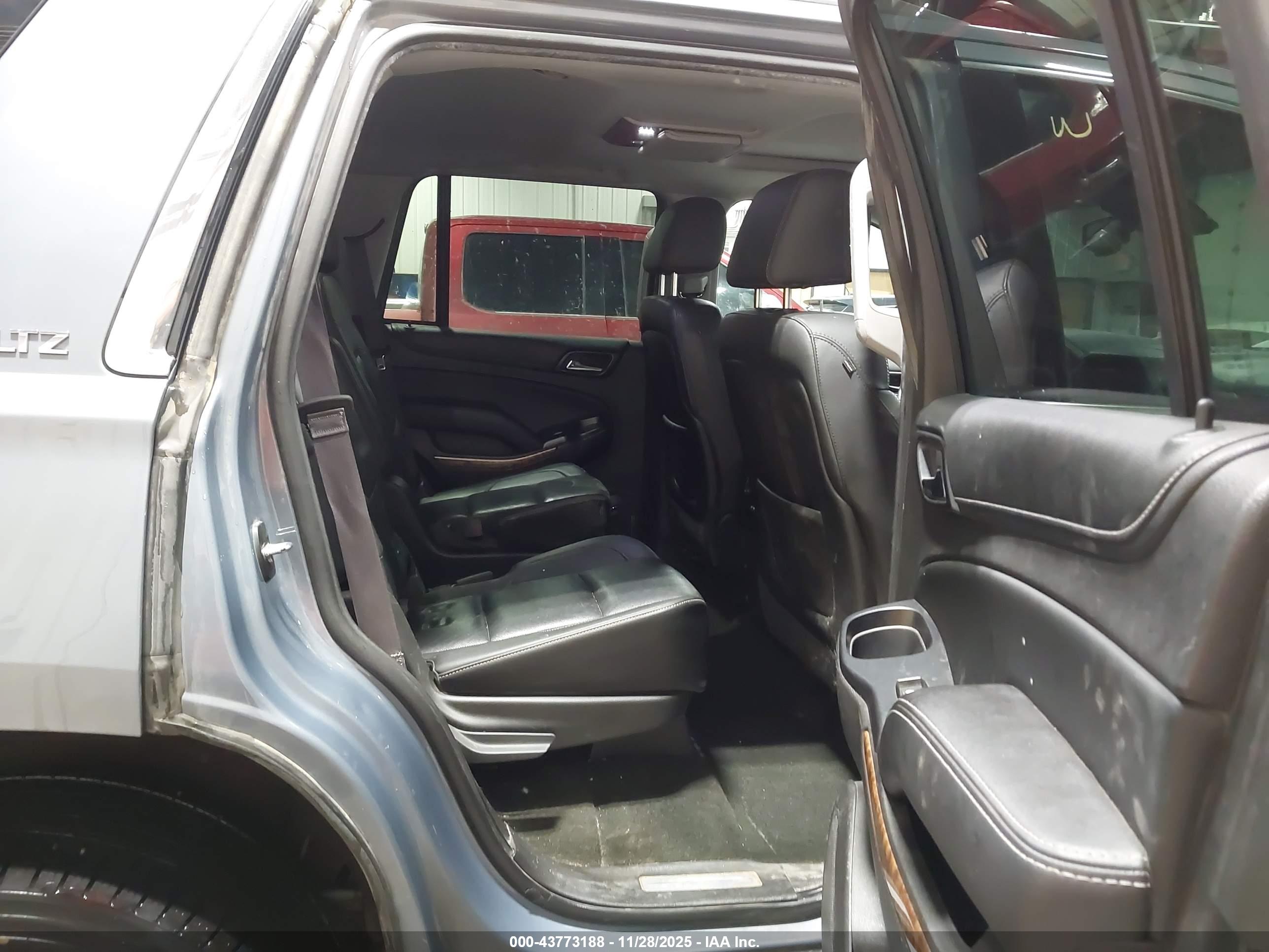 CHEVROLET TAHOE image 8