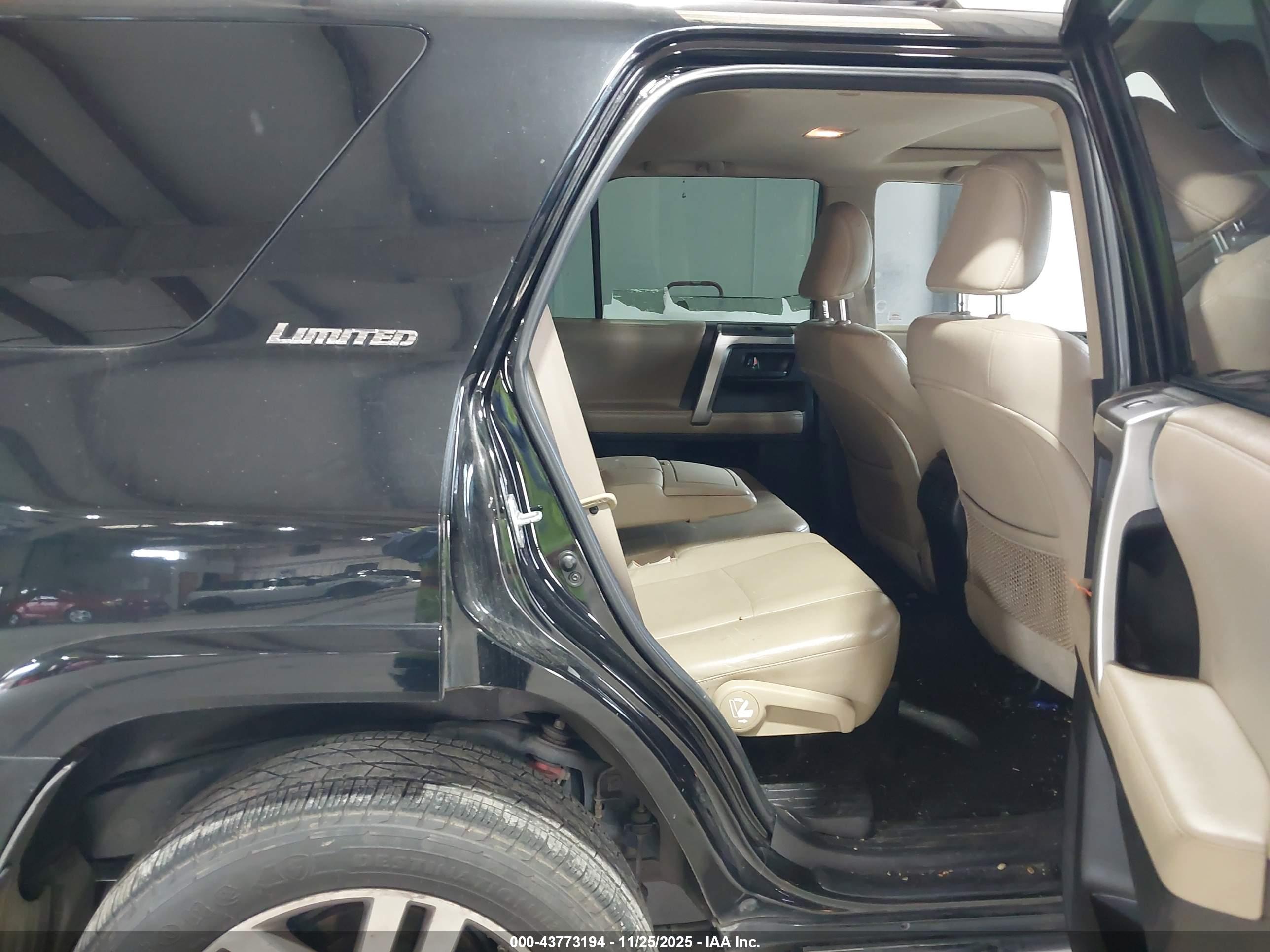 TOYOTA 4RUNNER image 8