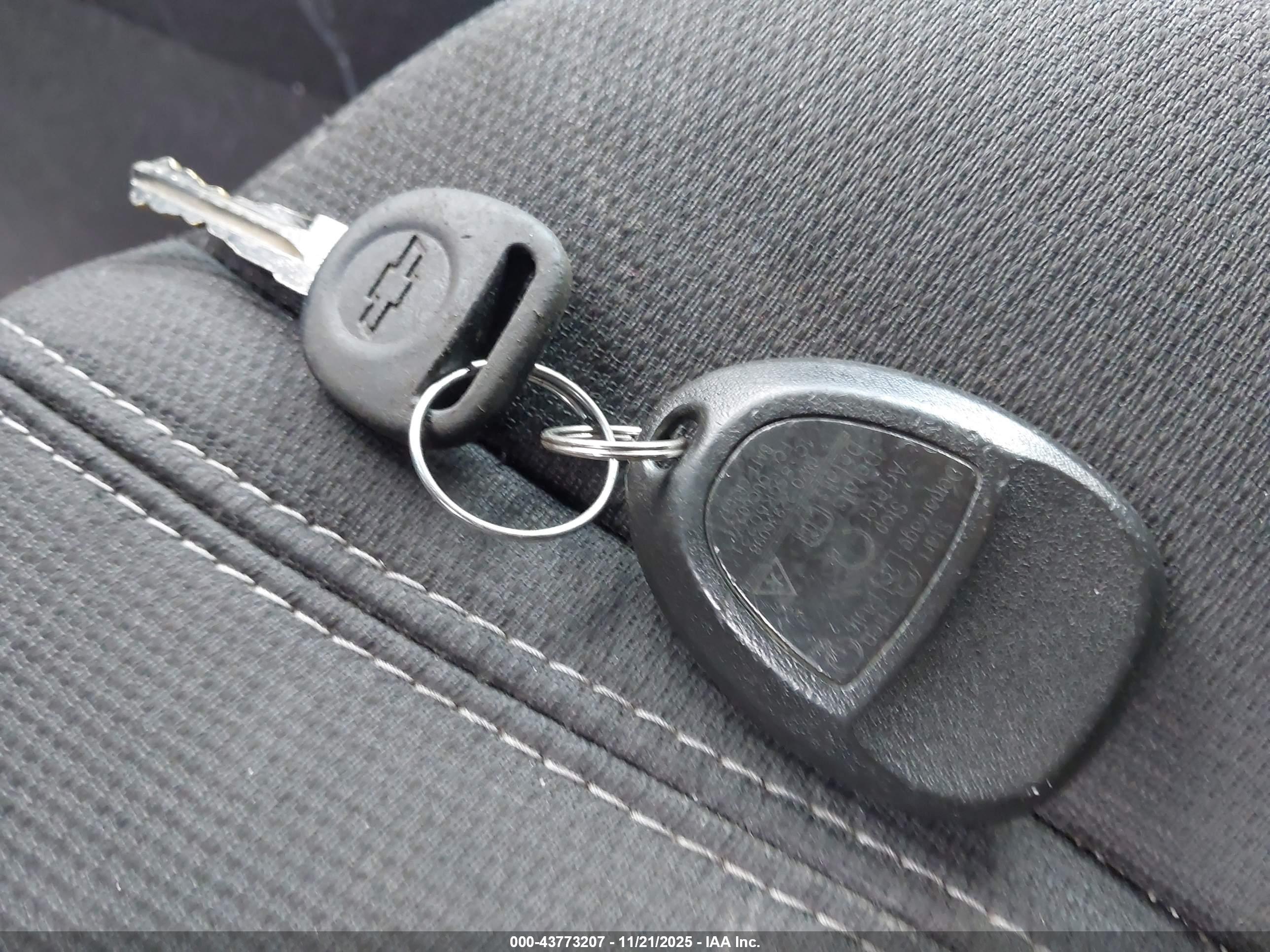 CHEVROLET TRAVERSE image 11