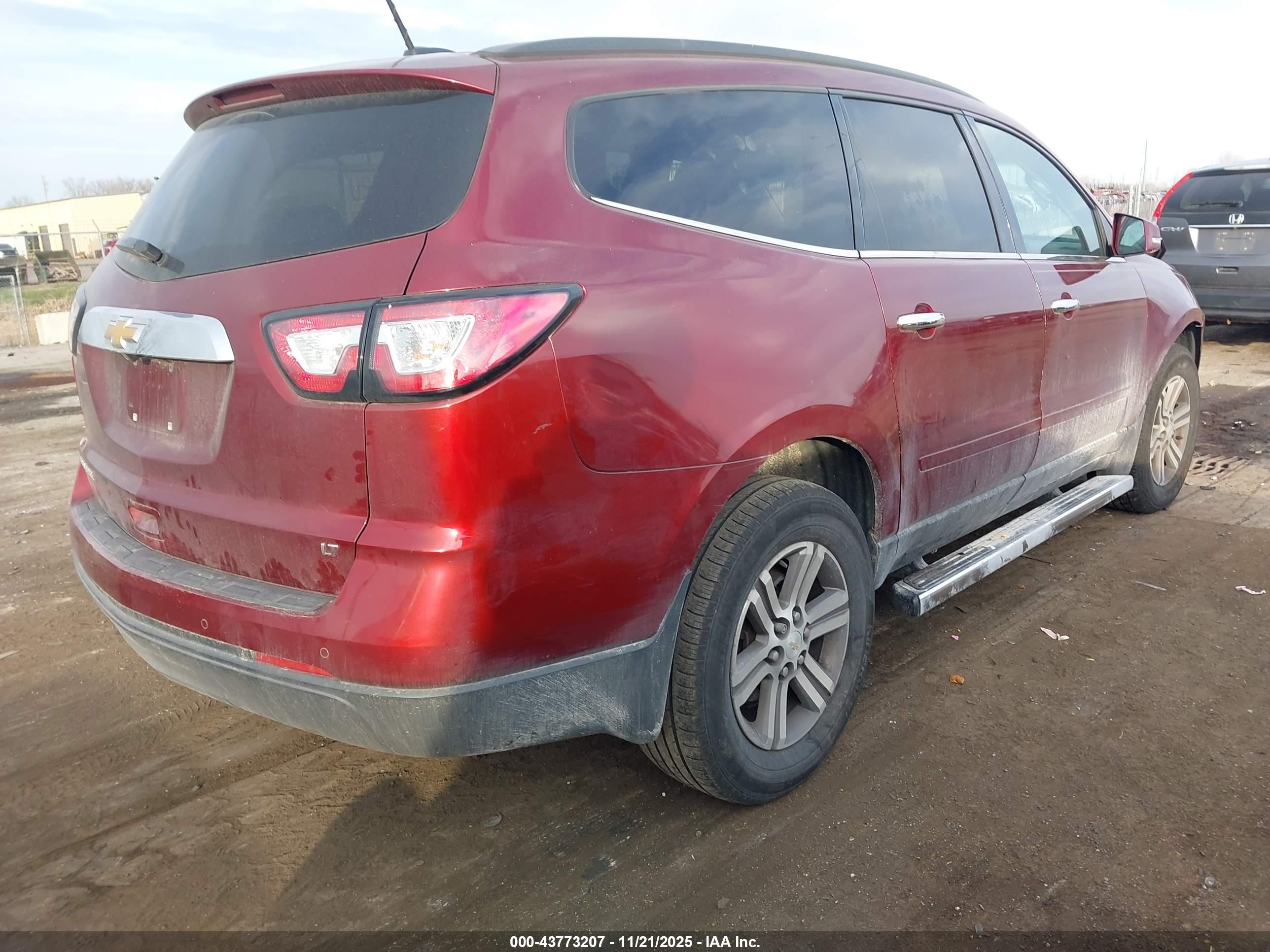 CHEVROLET TRAVERSE image 4