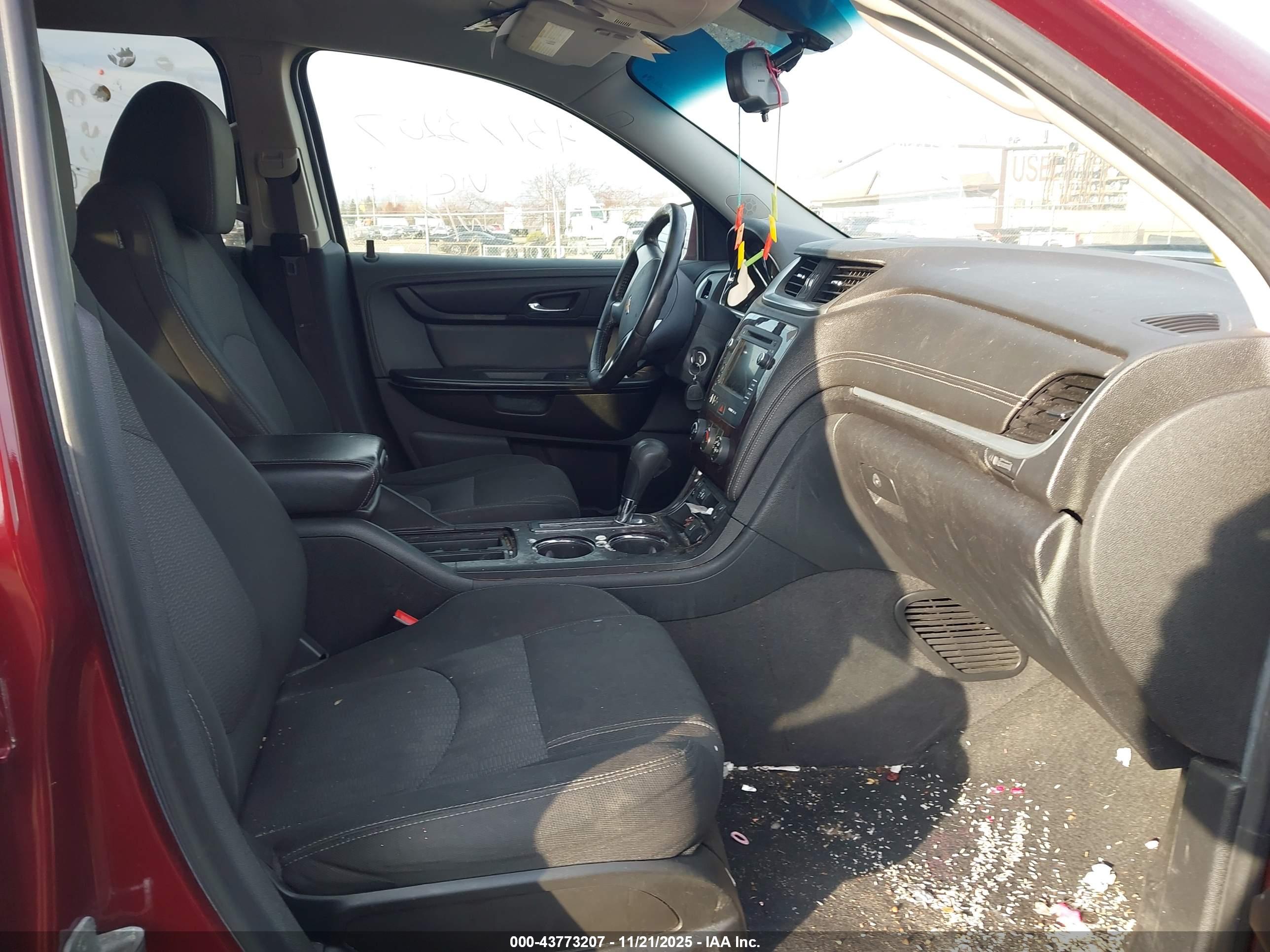 CHEVROLET TRAVERSE image 5
