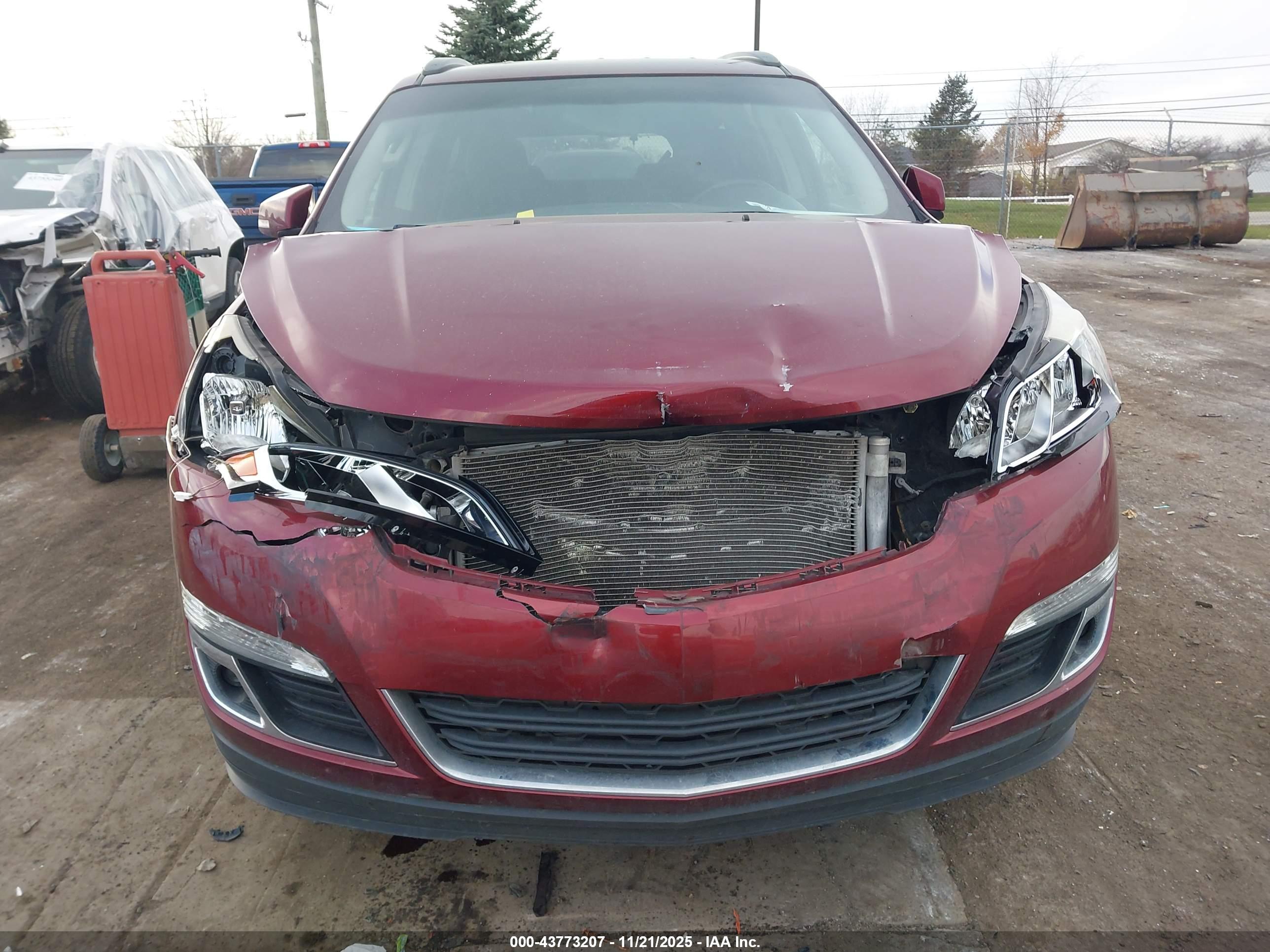 CHEVROLET TRAVERSE image 6