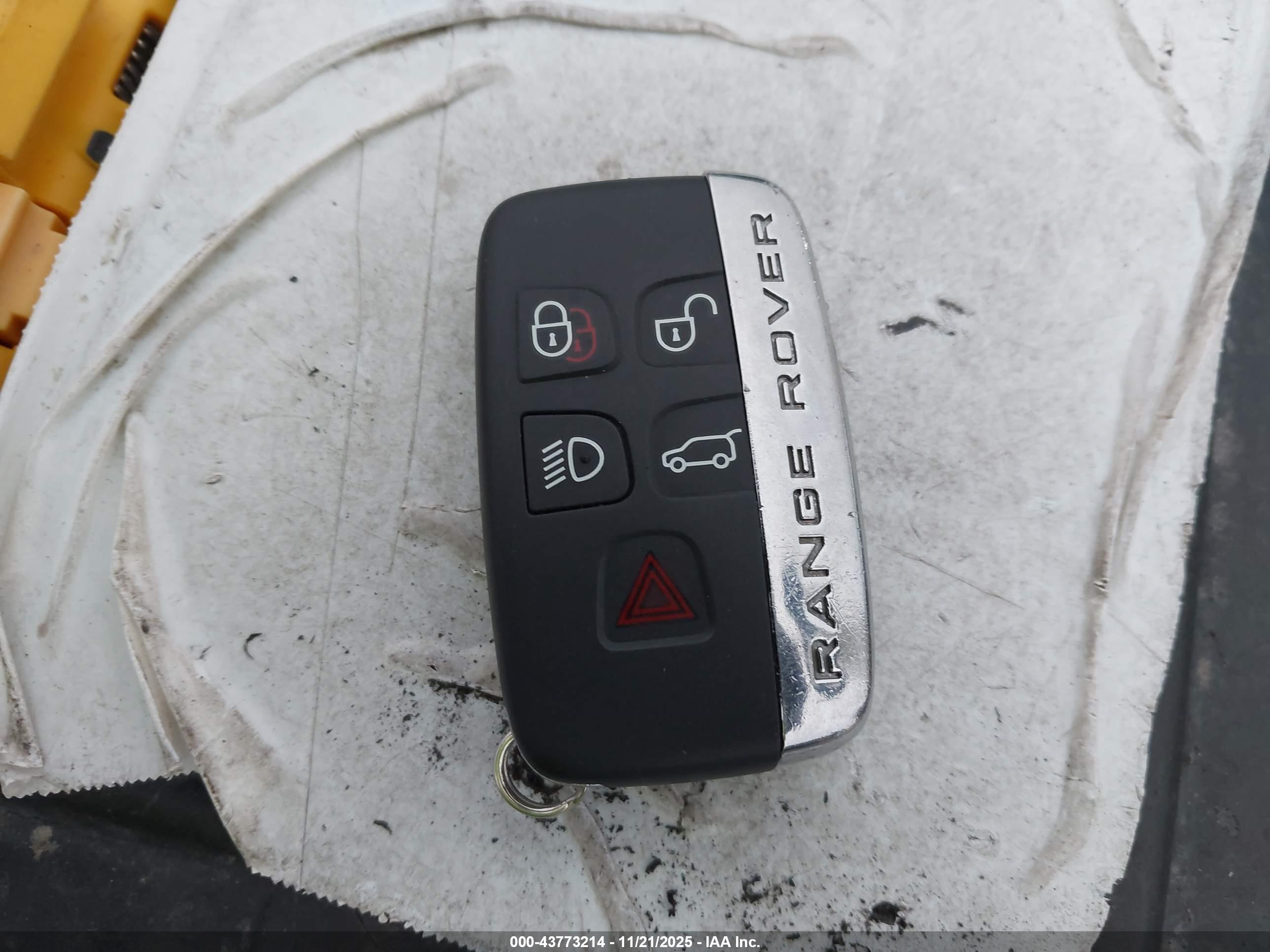 LAND ROVER image 11