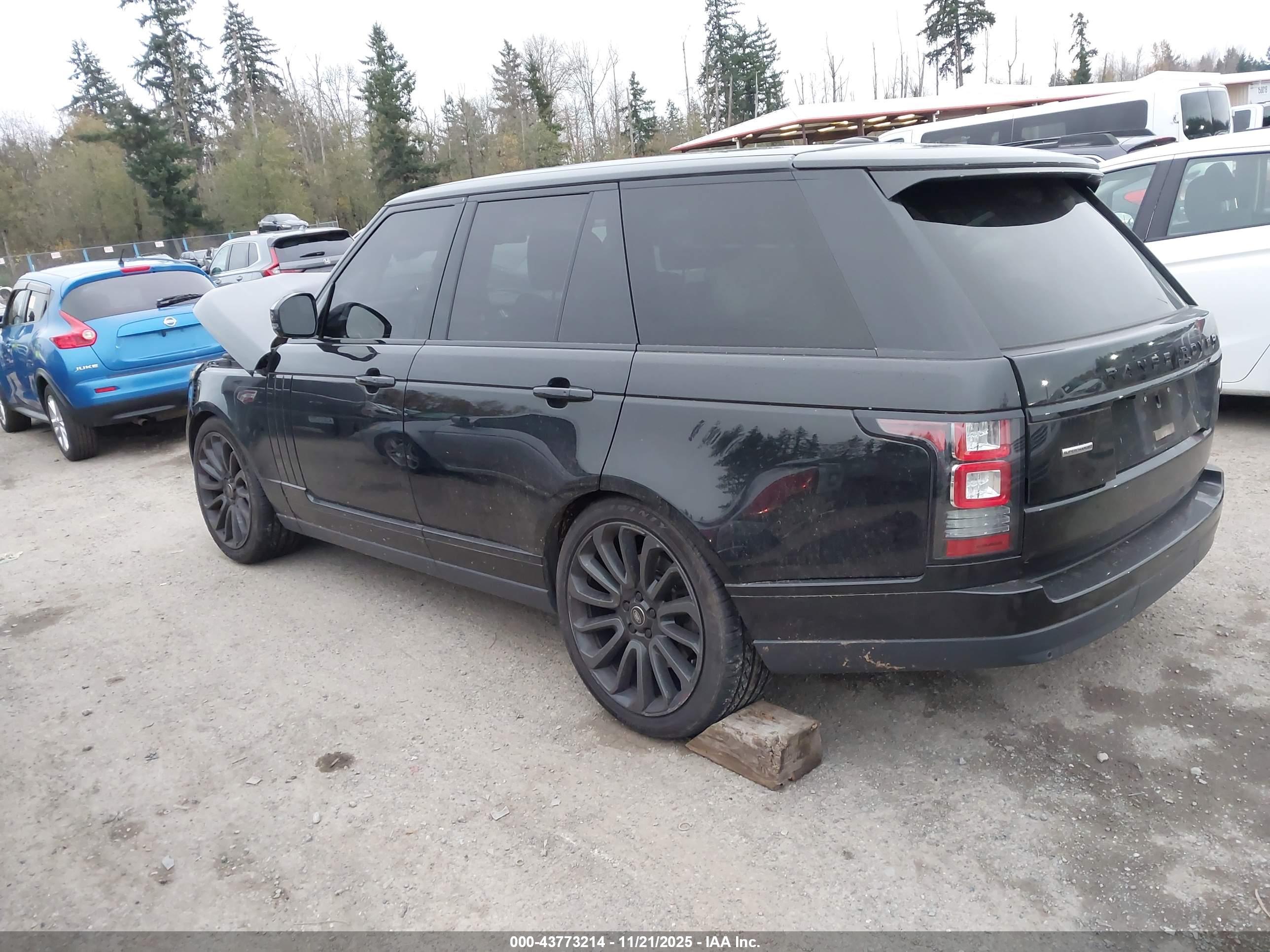 LAND ROVER image 3