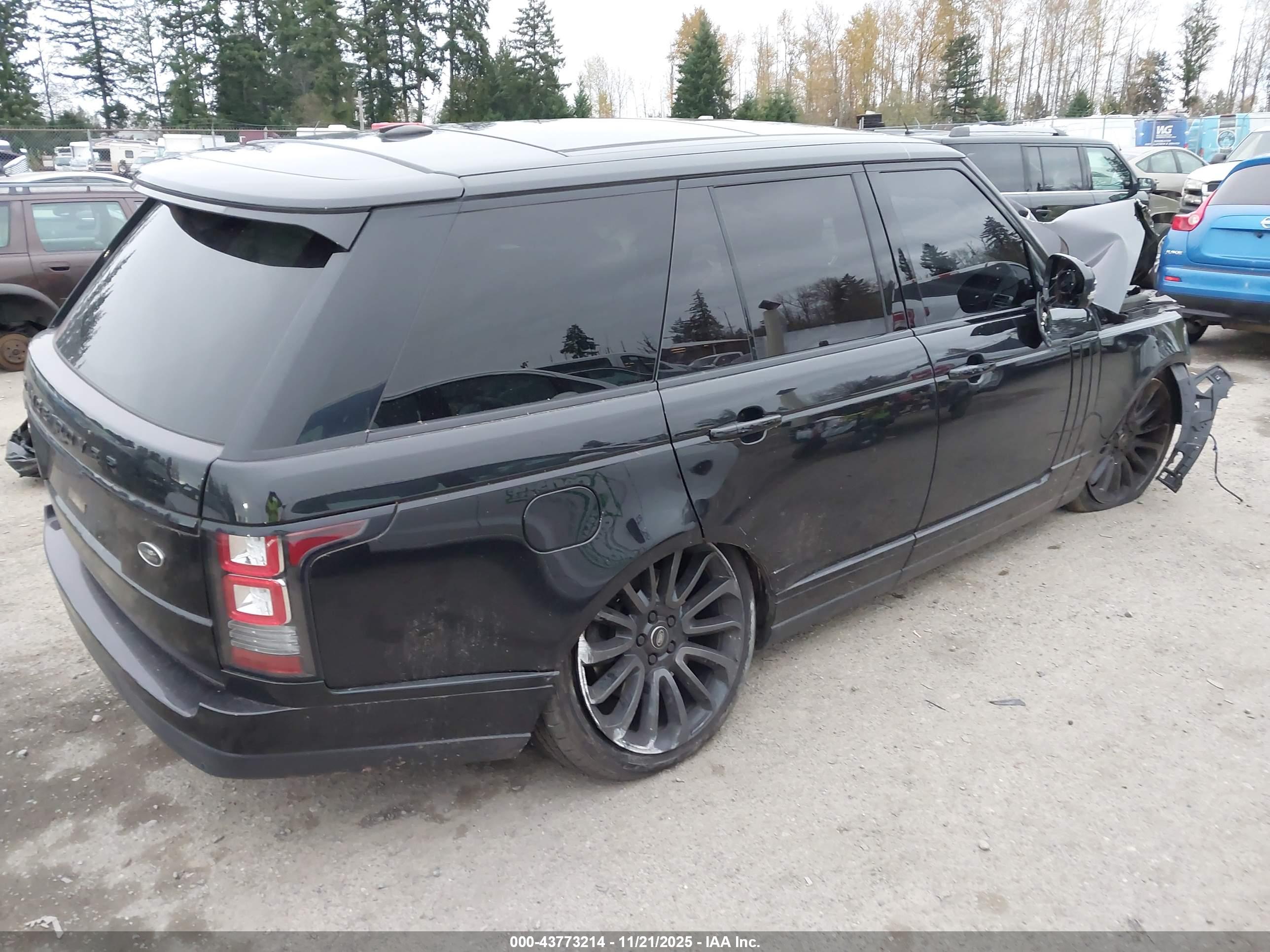 LAND ROVER image 4