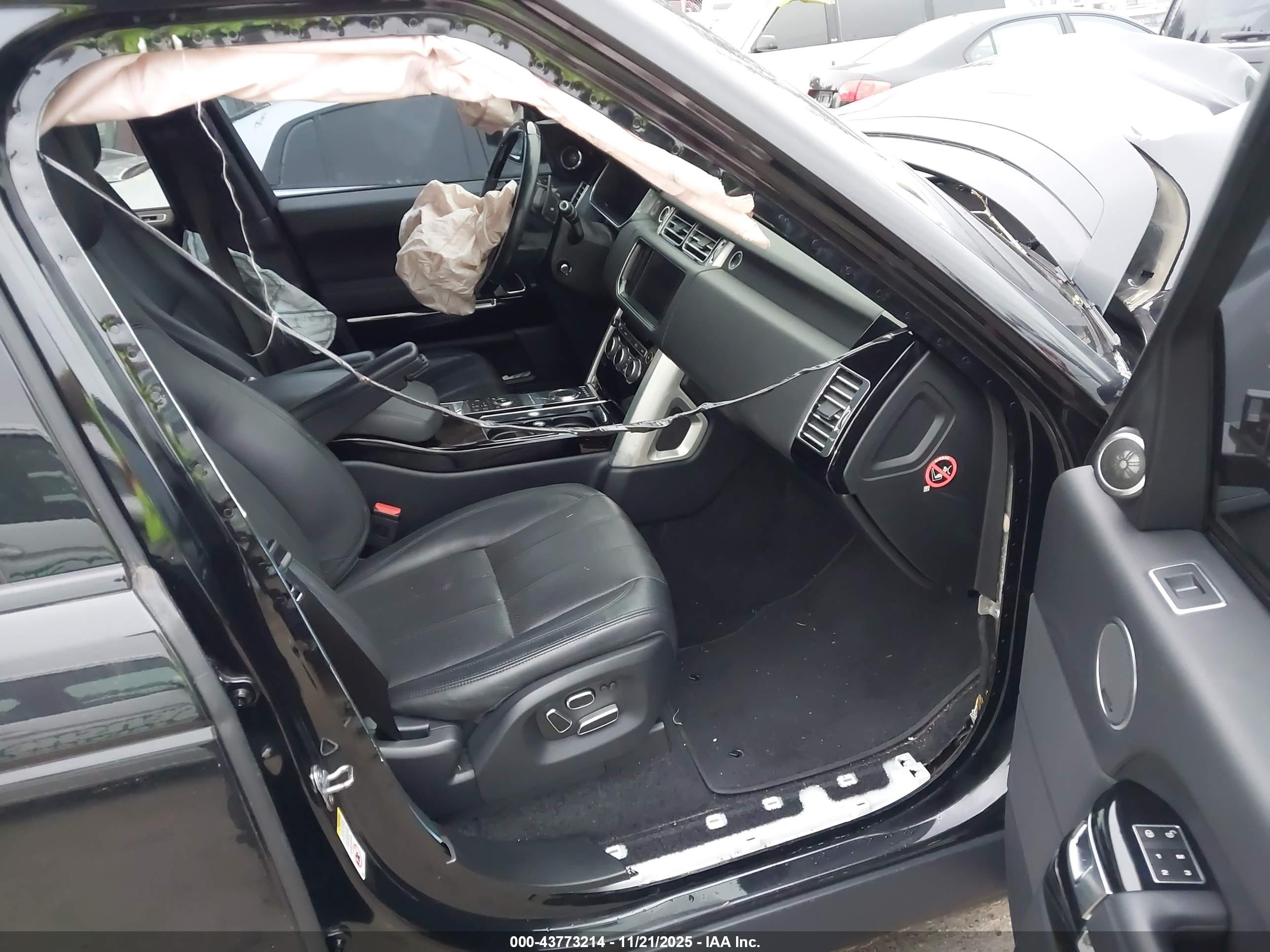 LAND ROVER image 5