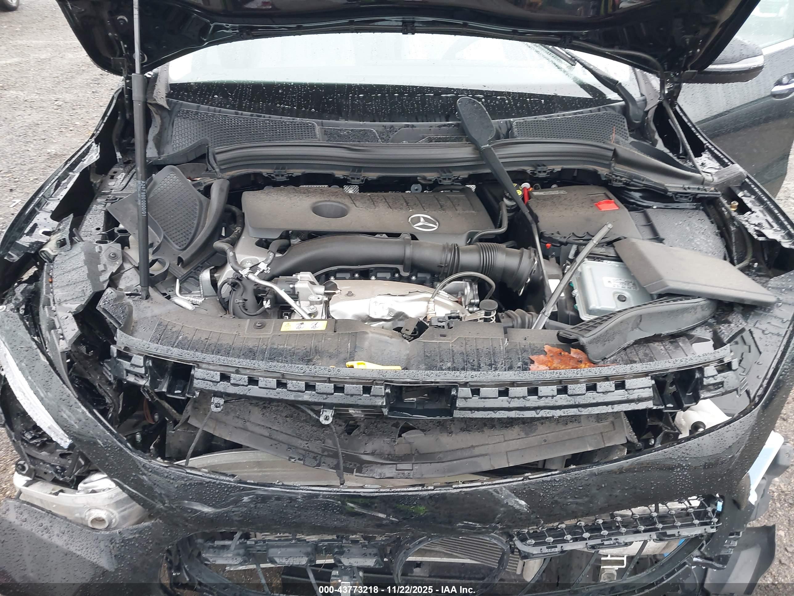 MERCEDES-BENZ GLA image 10