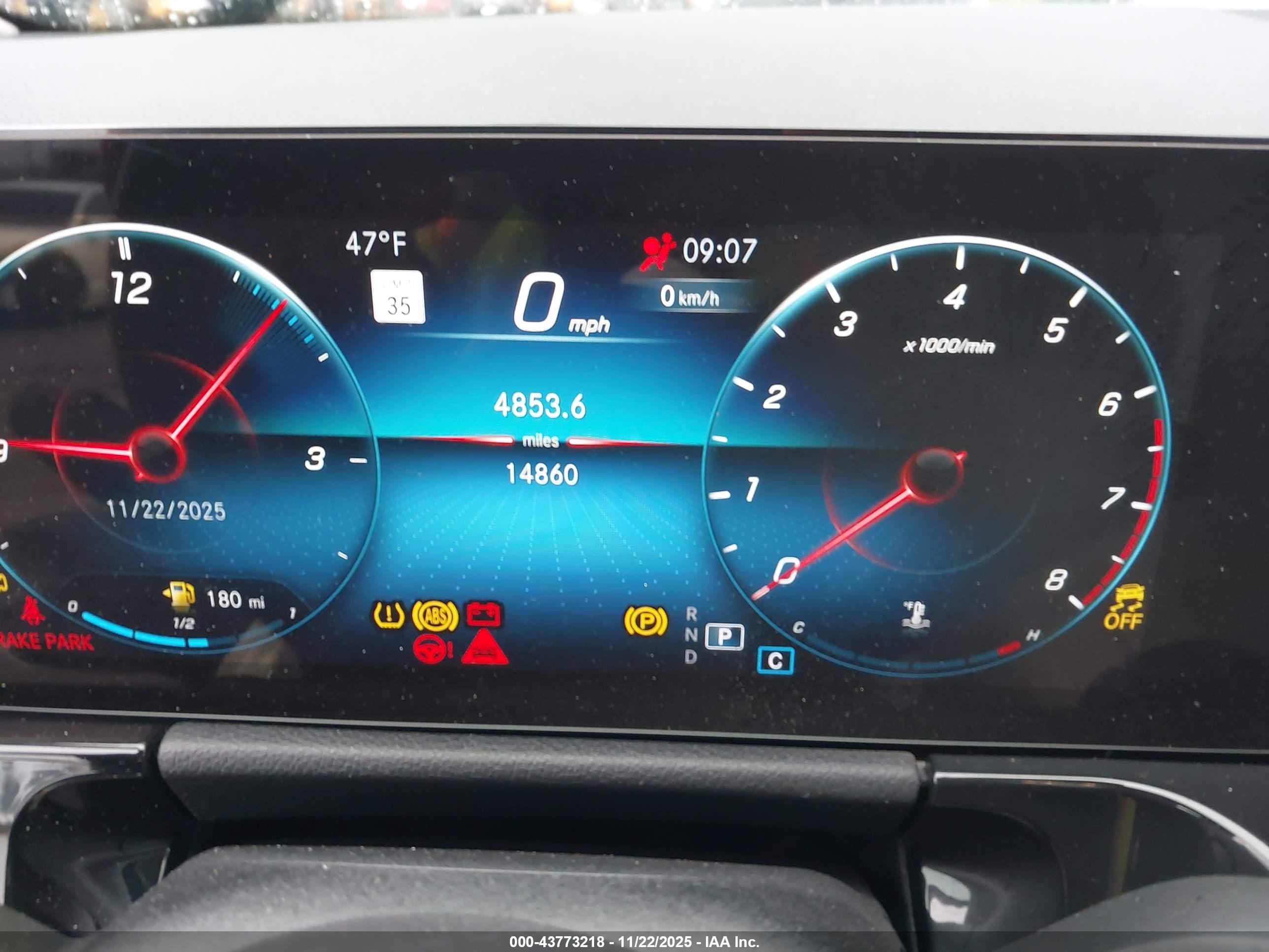 MERCEDES-BENZ GLA image 7
