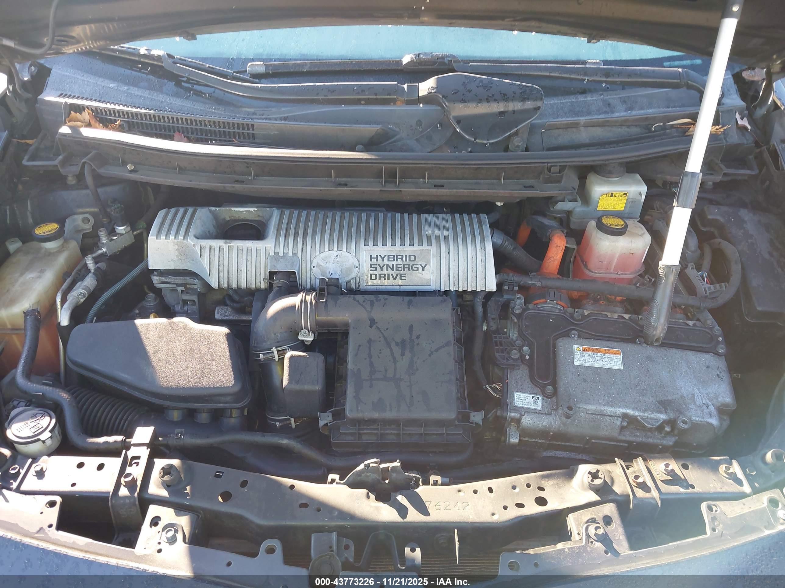 TOYOTA PRIUS image 10