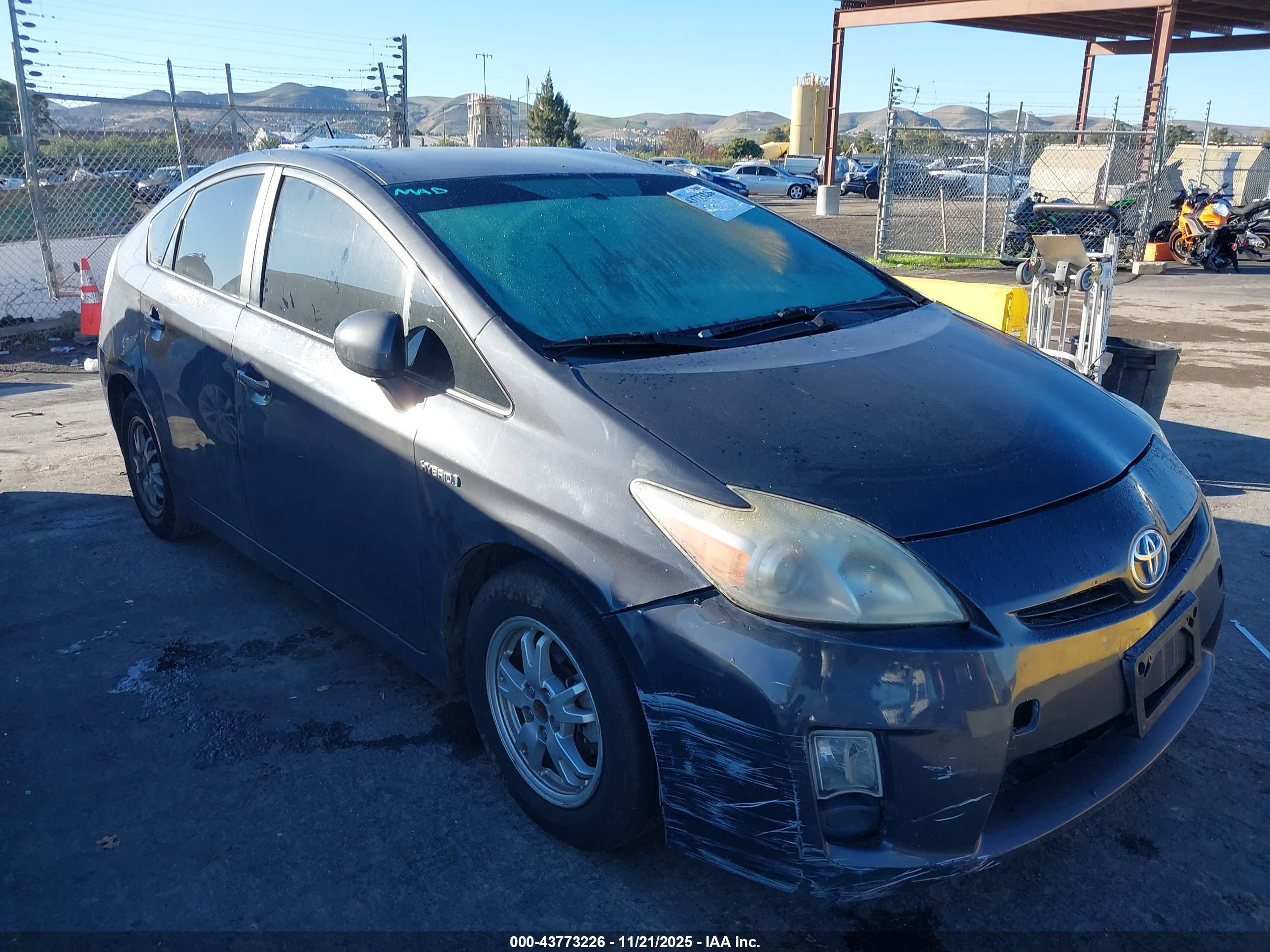 TOYOTA PRIUS image 6