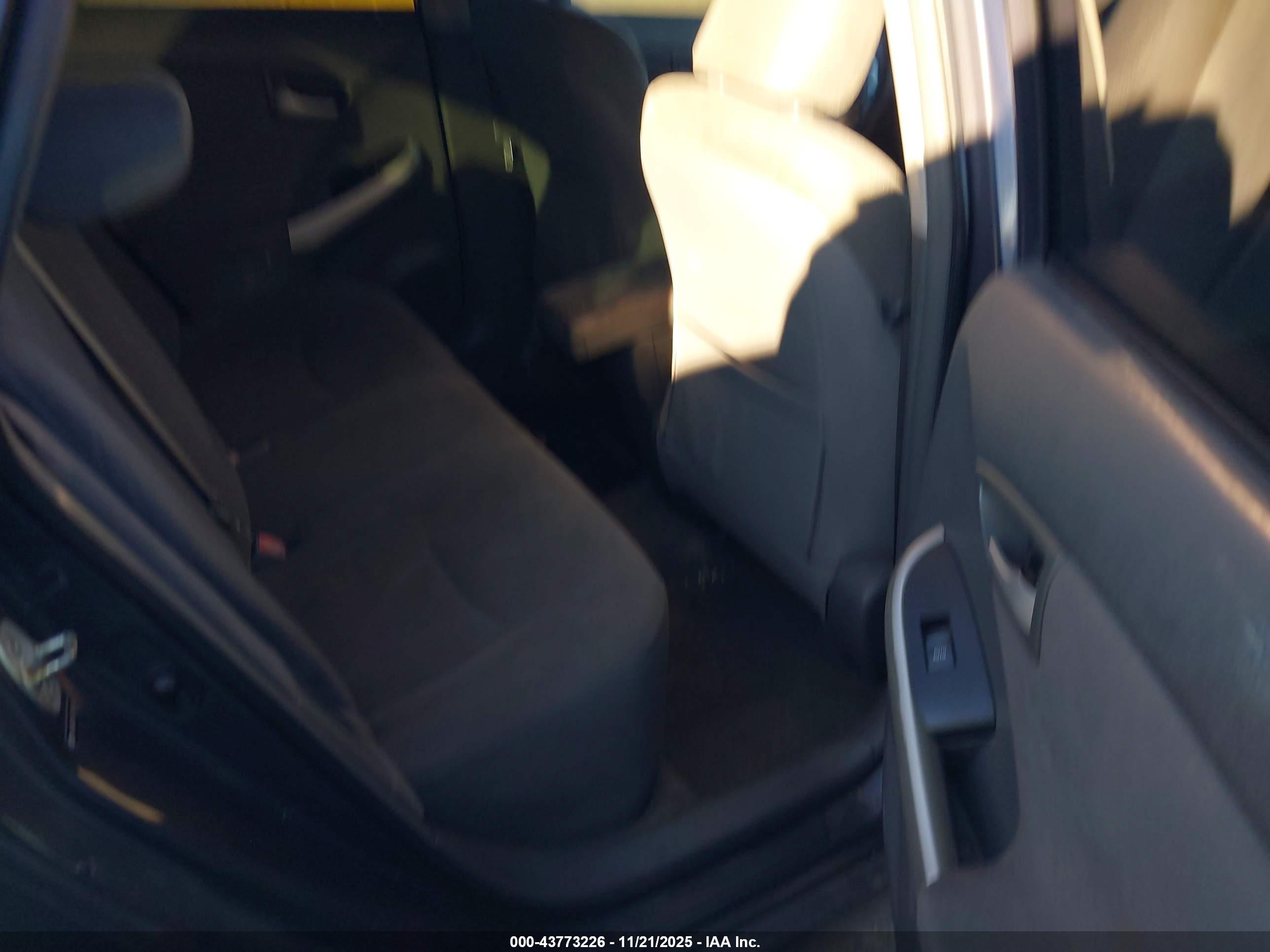 TOYOTA PRIUS image 8