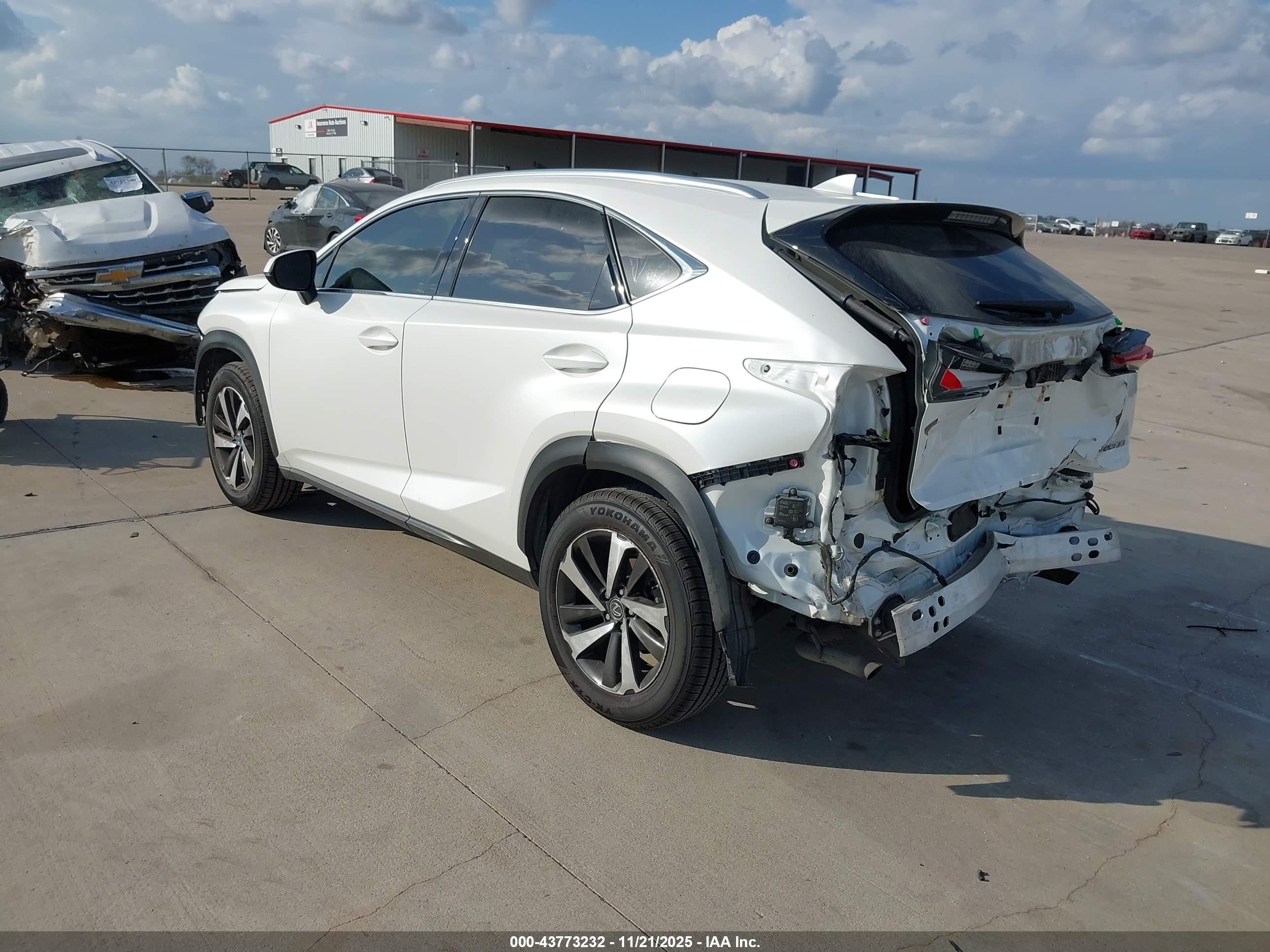 LEXUS NX image 3