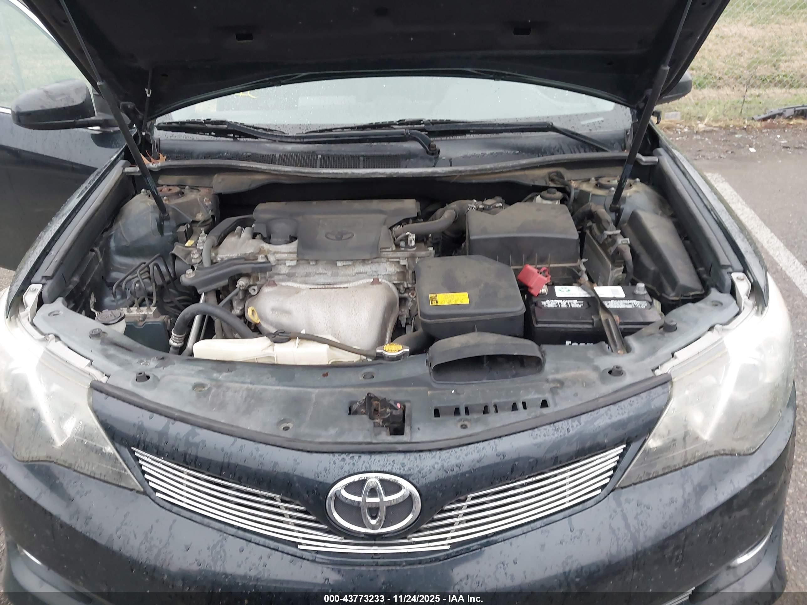 TOYOTA CAMRY image 10