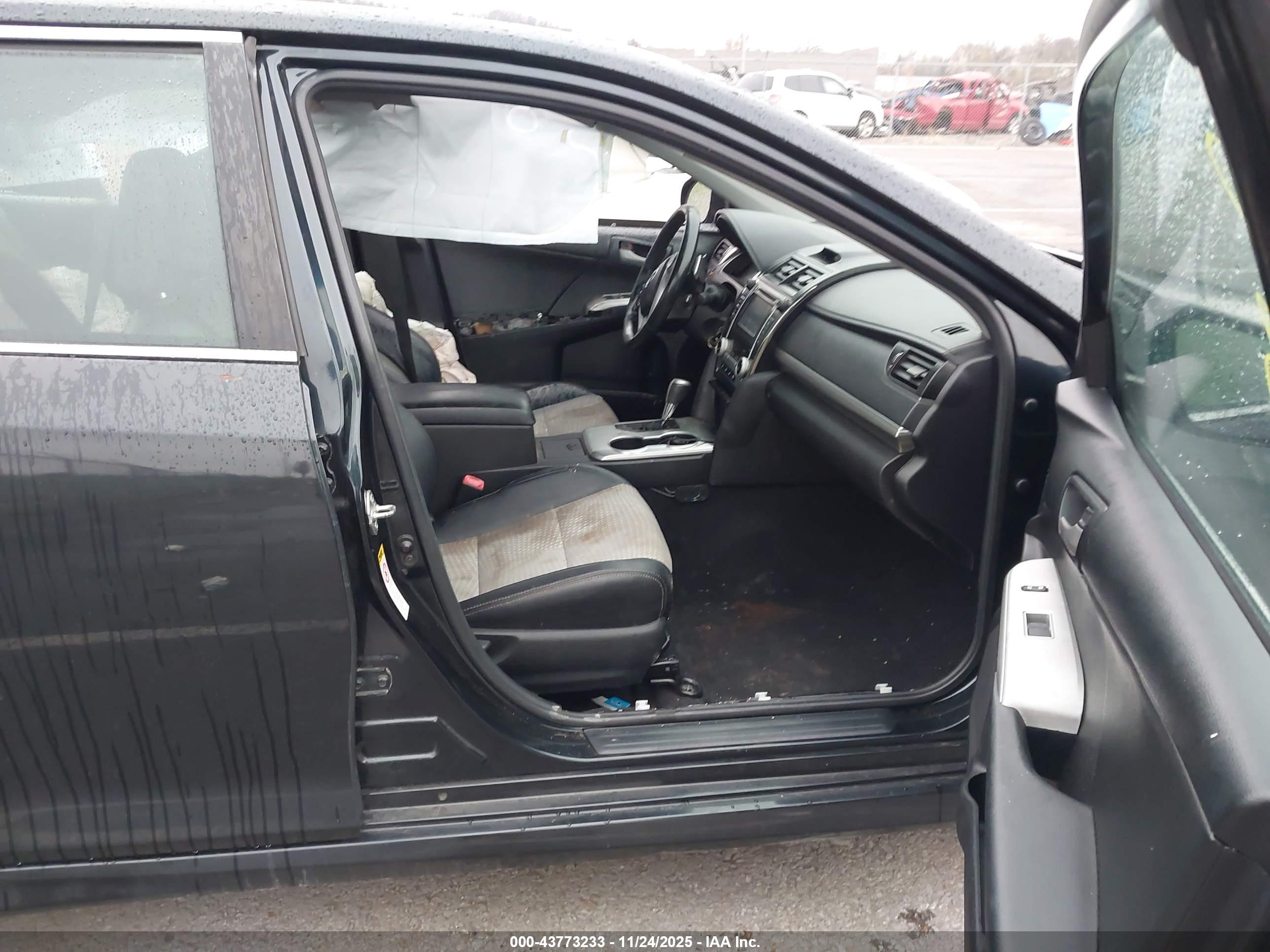 TOYOTA CAMRY image 5