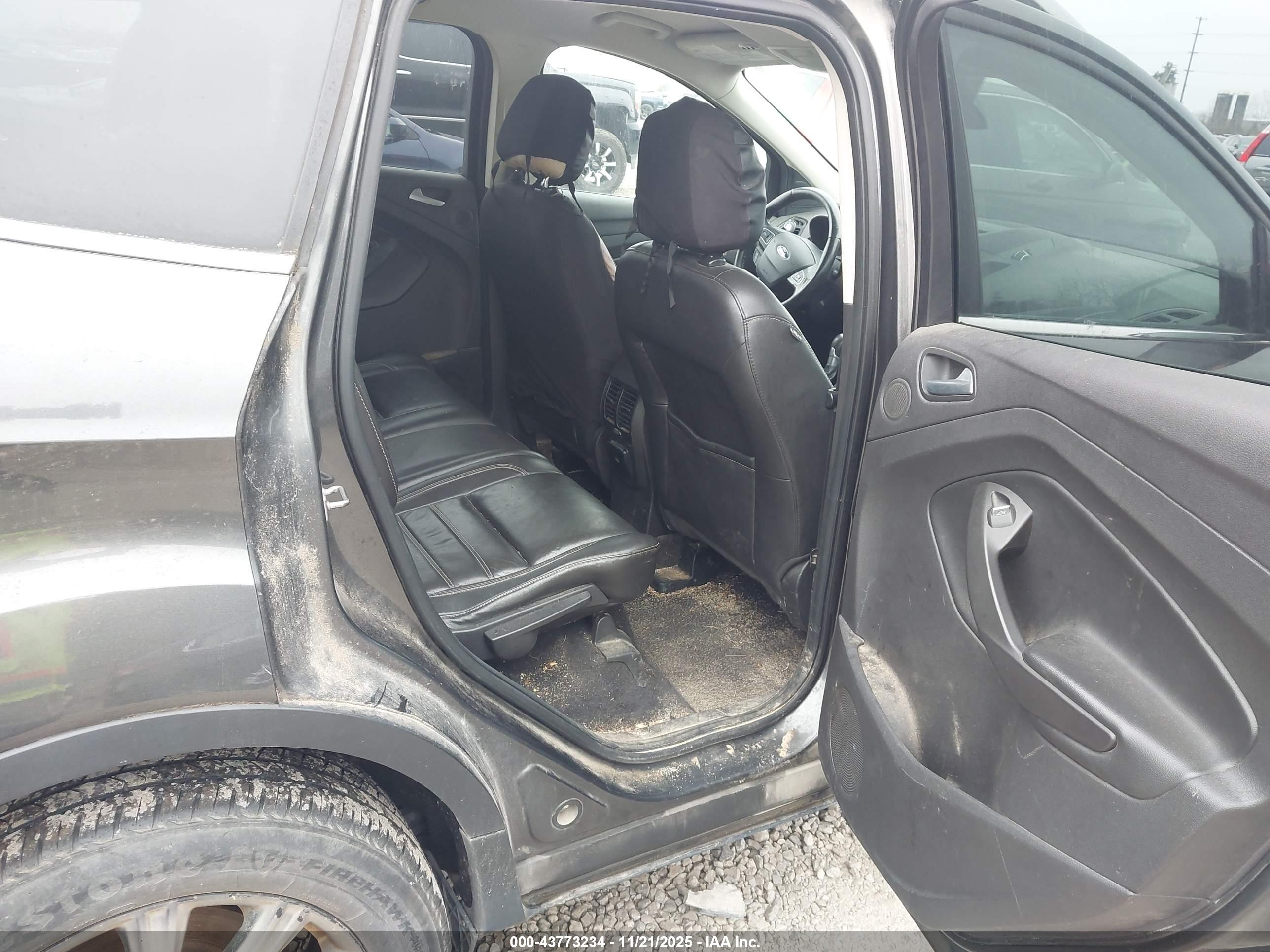 FORD ESCAPE image 8