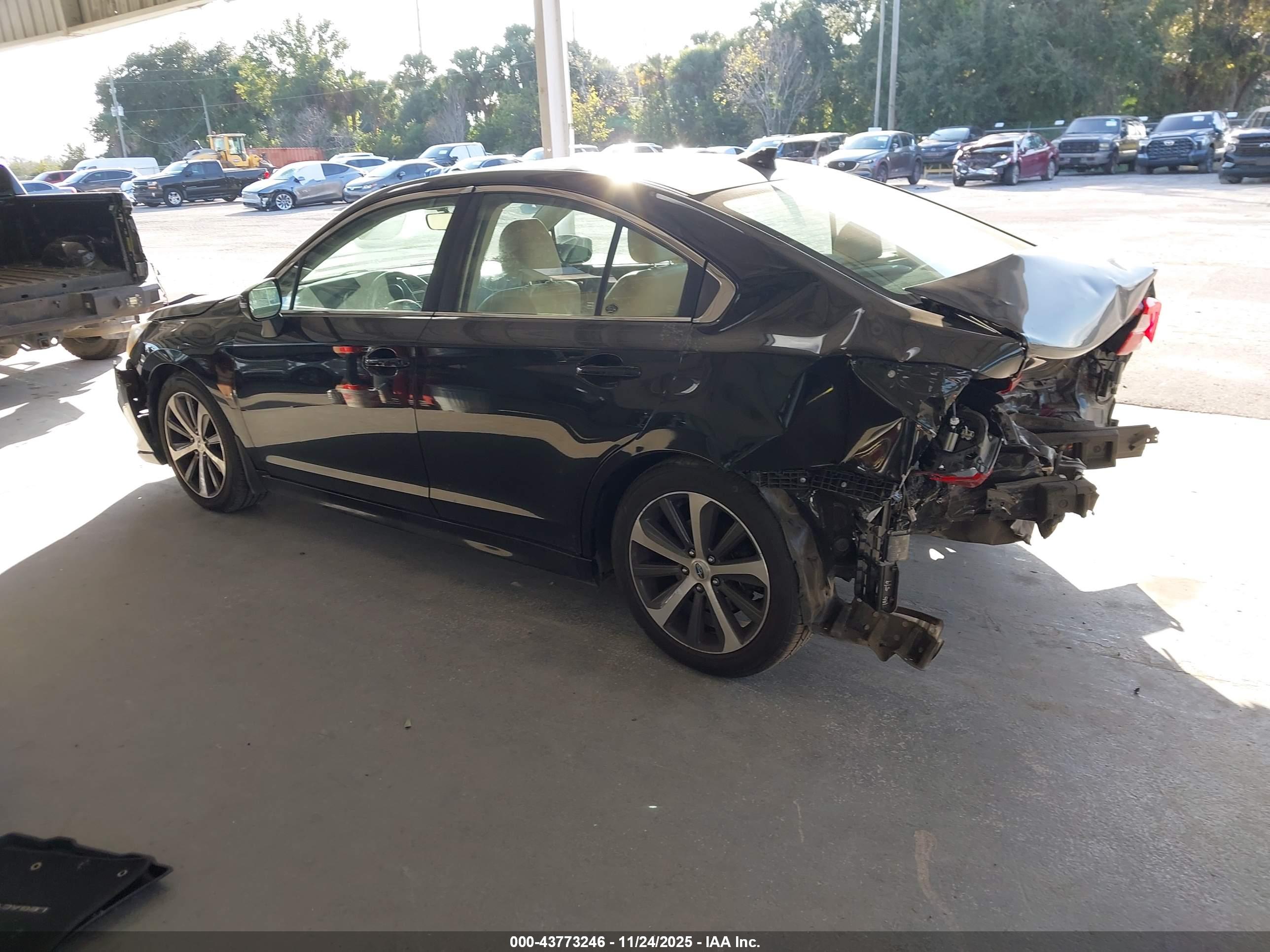 SUBARU LEGACY image 3