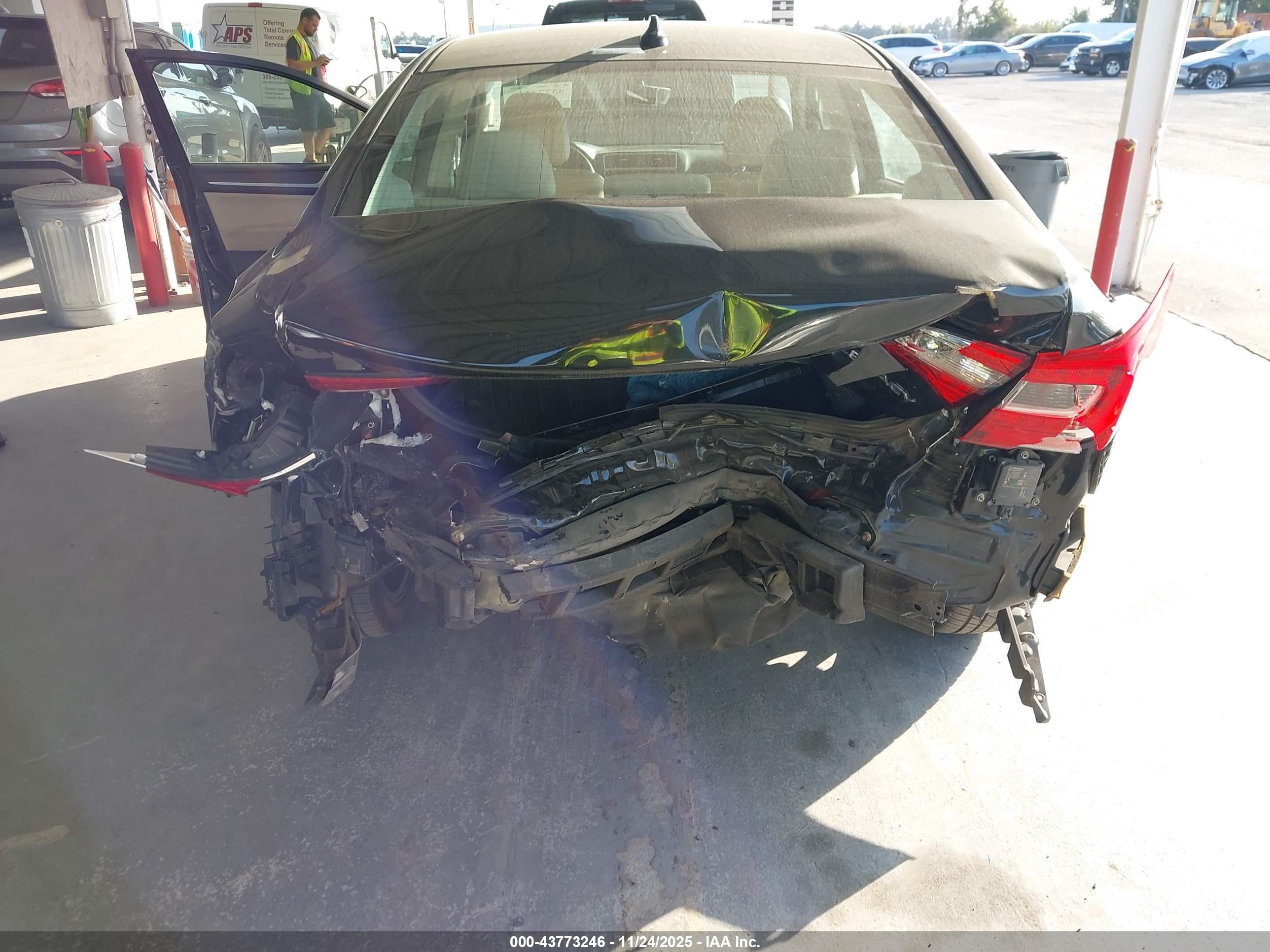 SUBARU LEGACY image 6