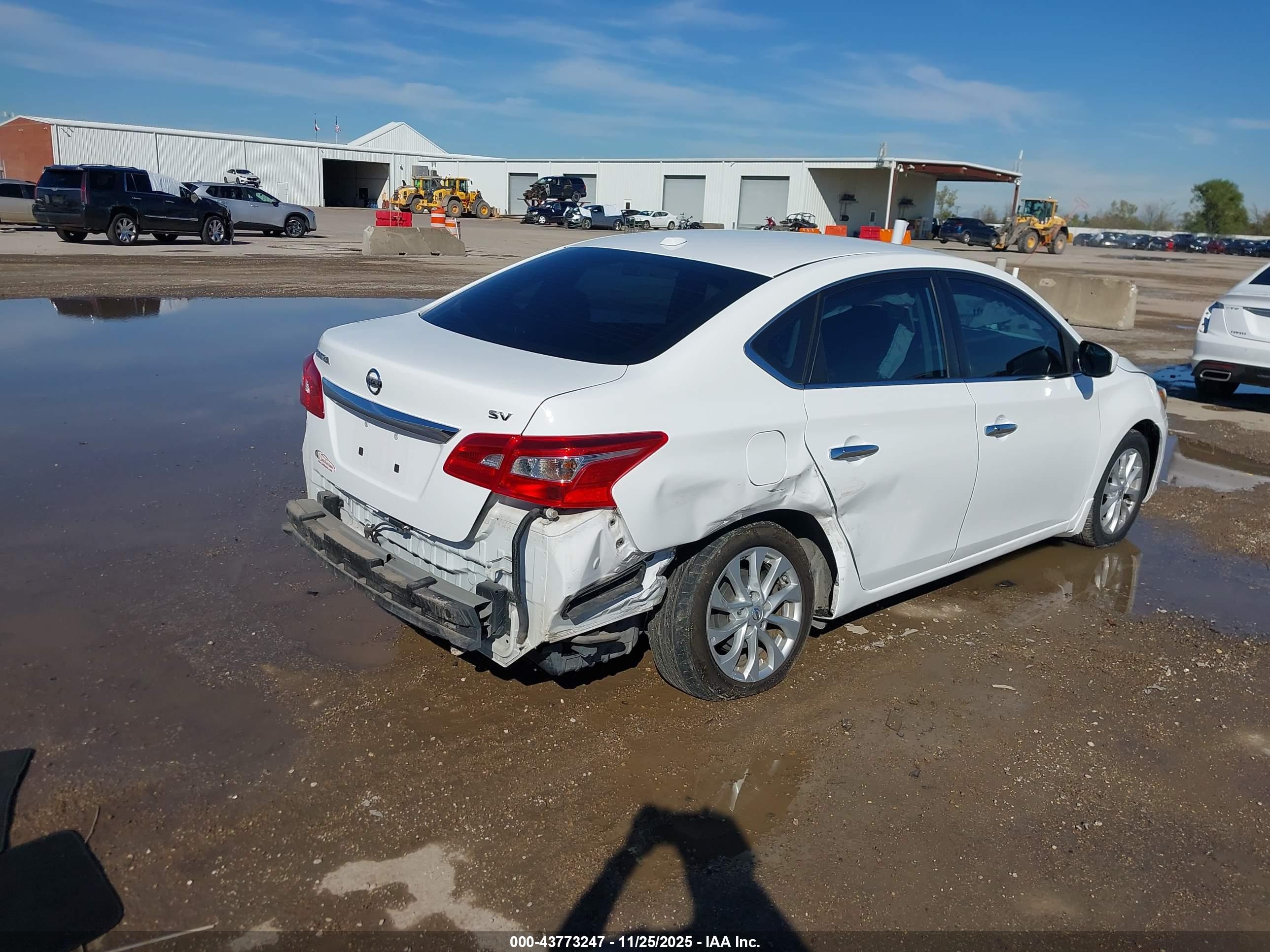 NISSAN SENTRA image 4
