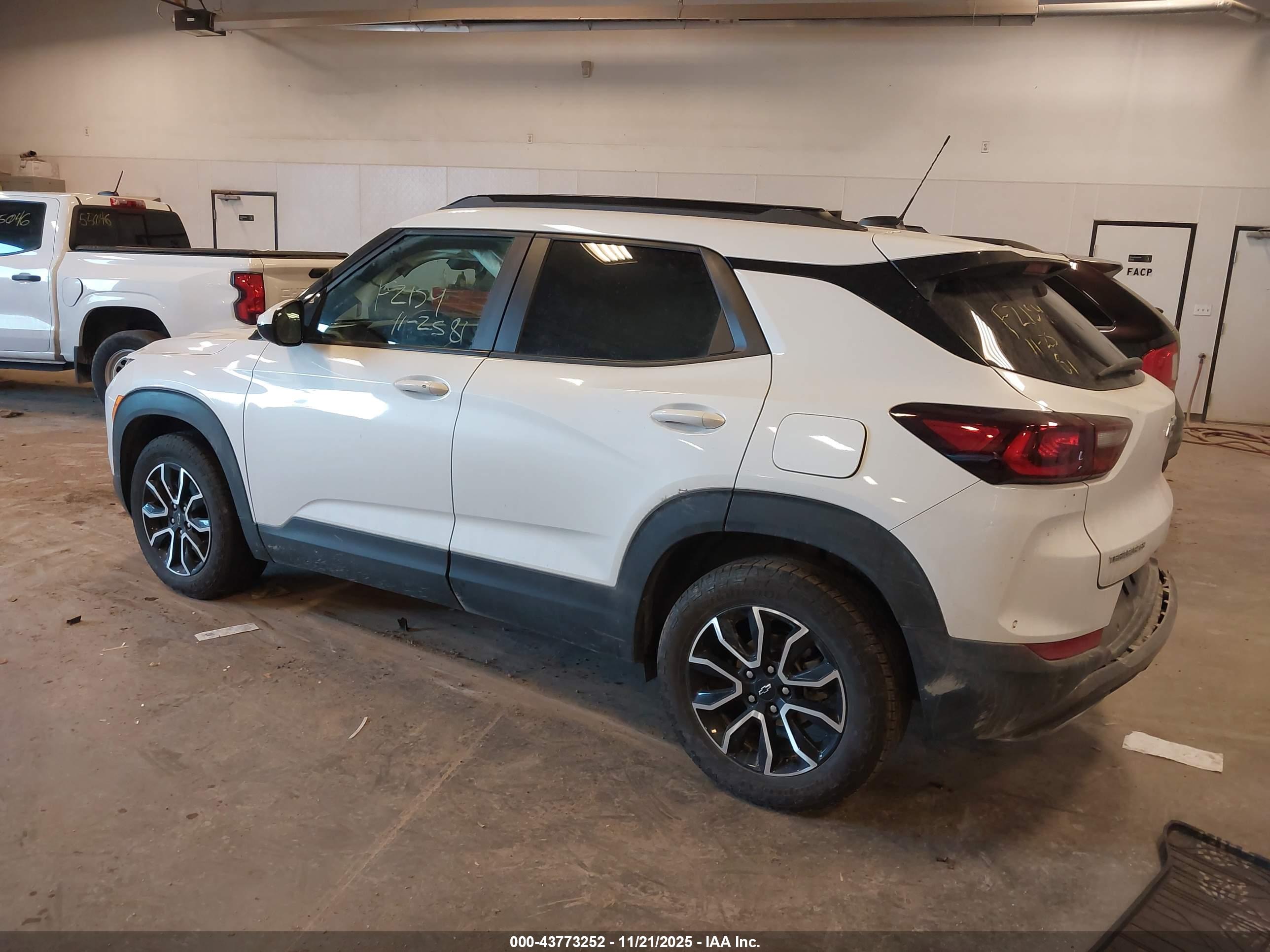 CHEVROLET TRAILBLAZER image 3