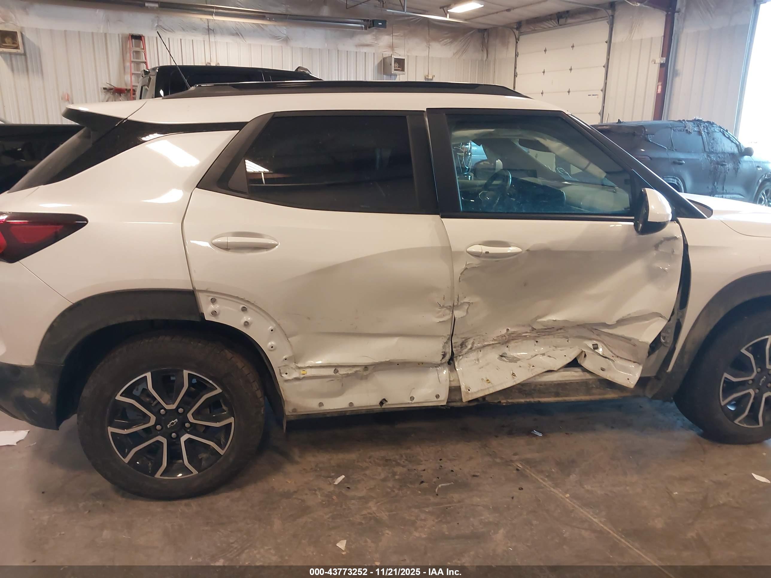 CHEVROLET TRAILBLAZER image 6