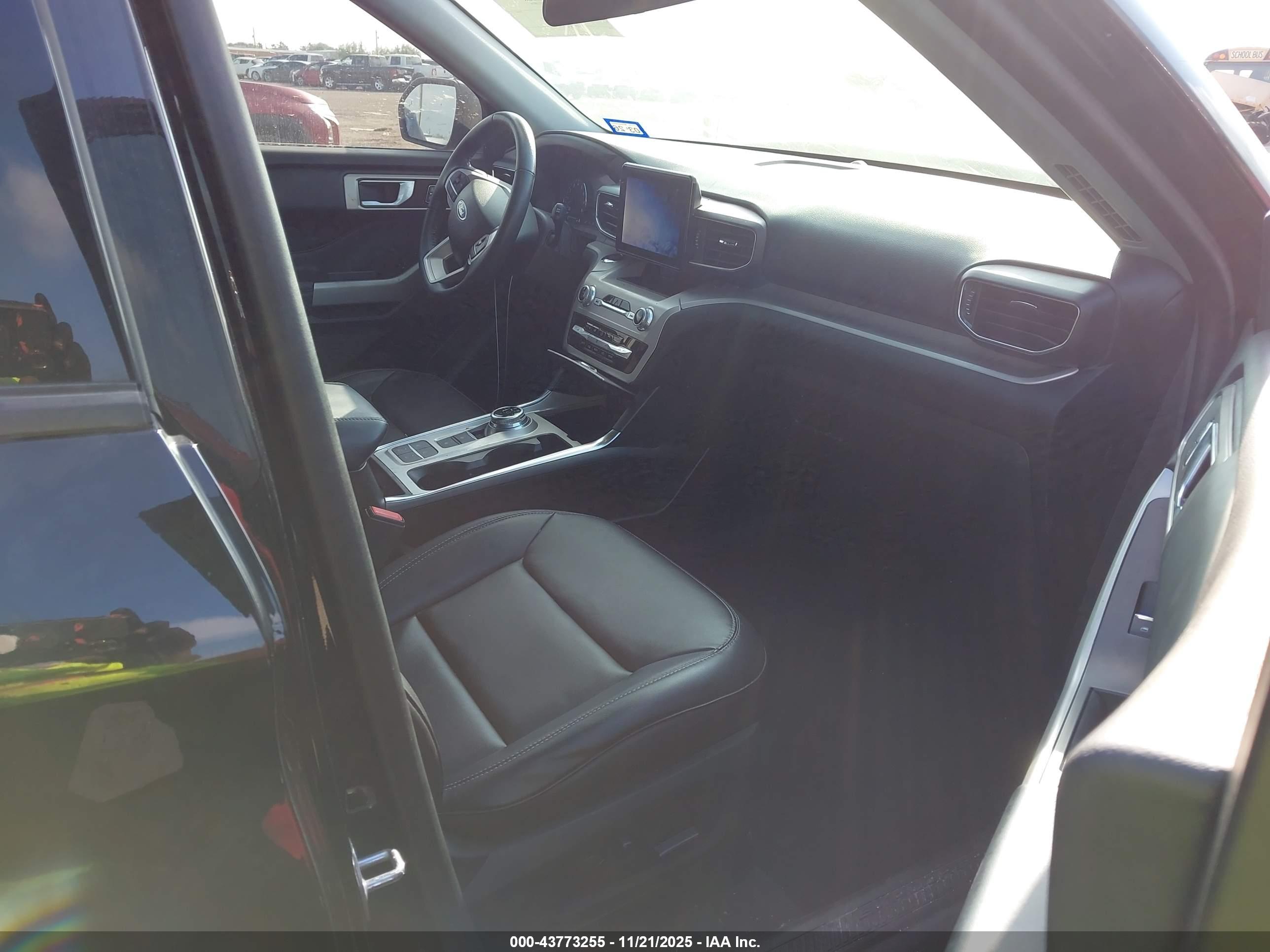 FORD EXPLORER image 5
