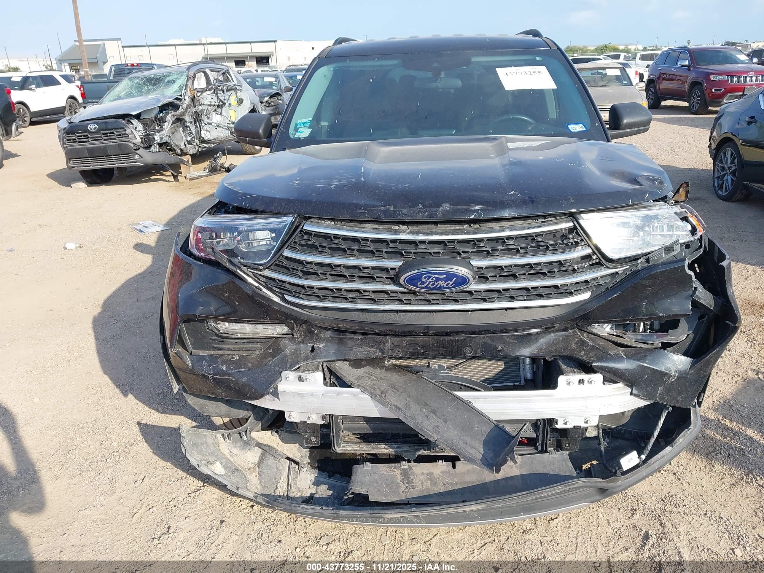 FORD EXPLORER image 6