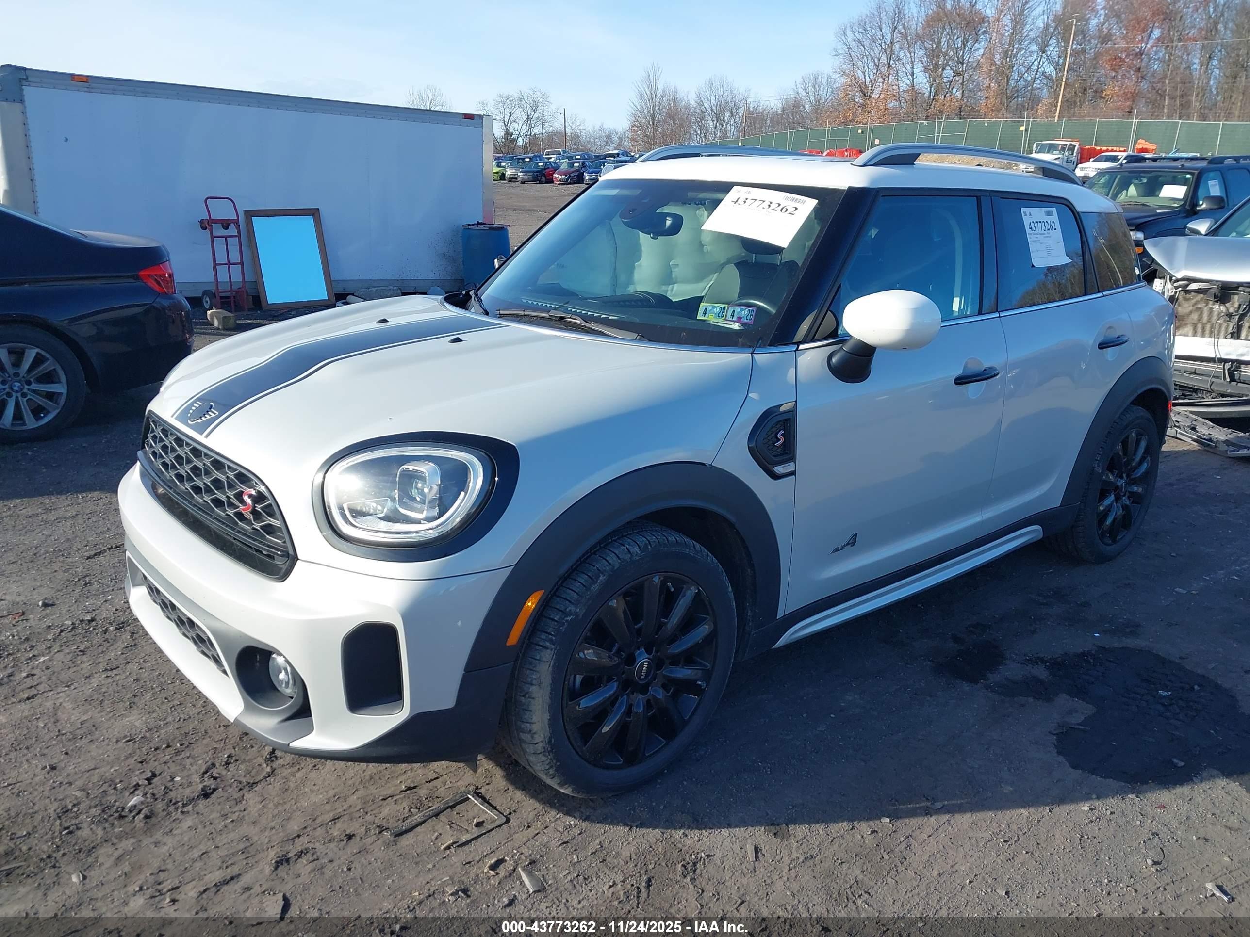MINI COUNTRYMAN image 2