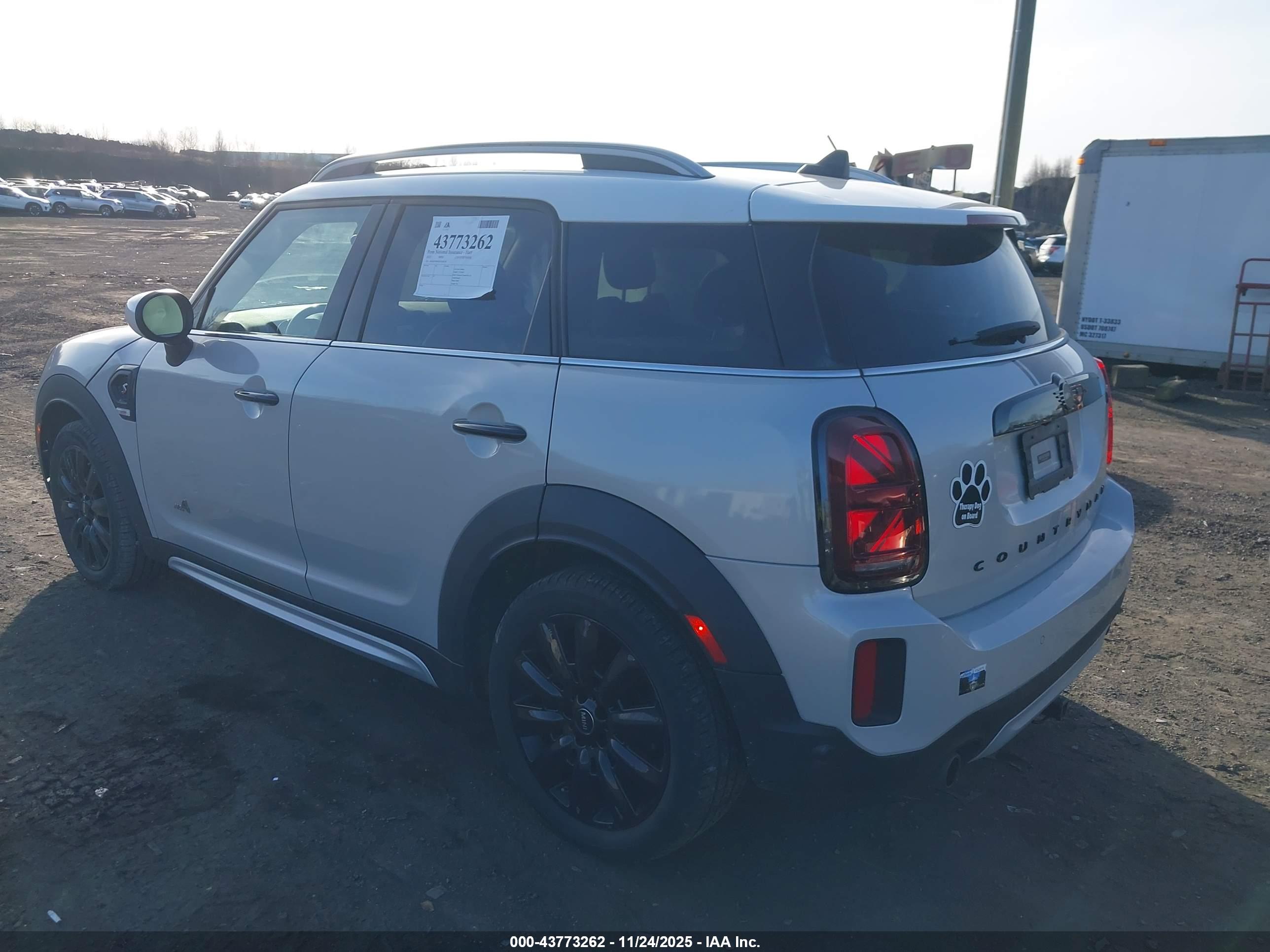 MINI COUNTRYMAN image 3