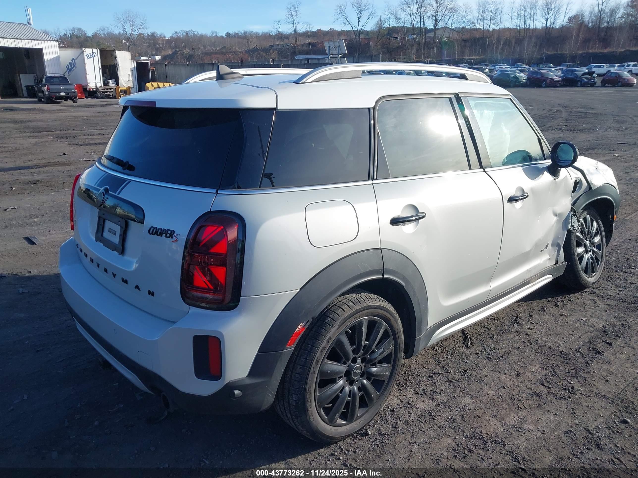MINI COUNTRYMAN image 4