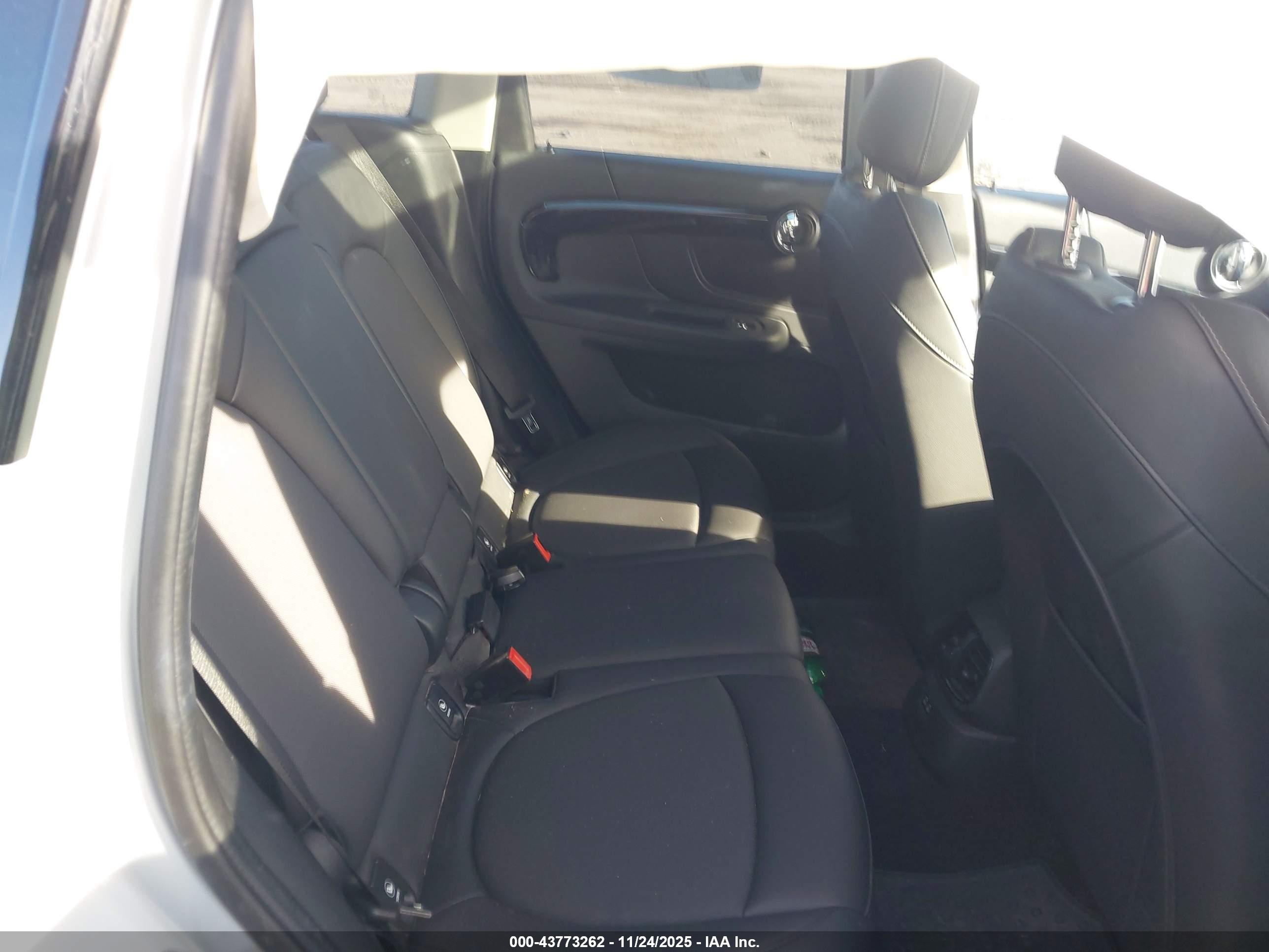 MINI COUNTRYMAN image 8