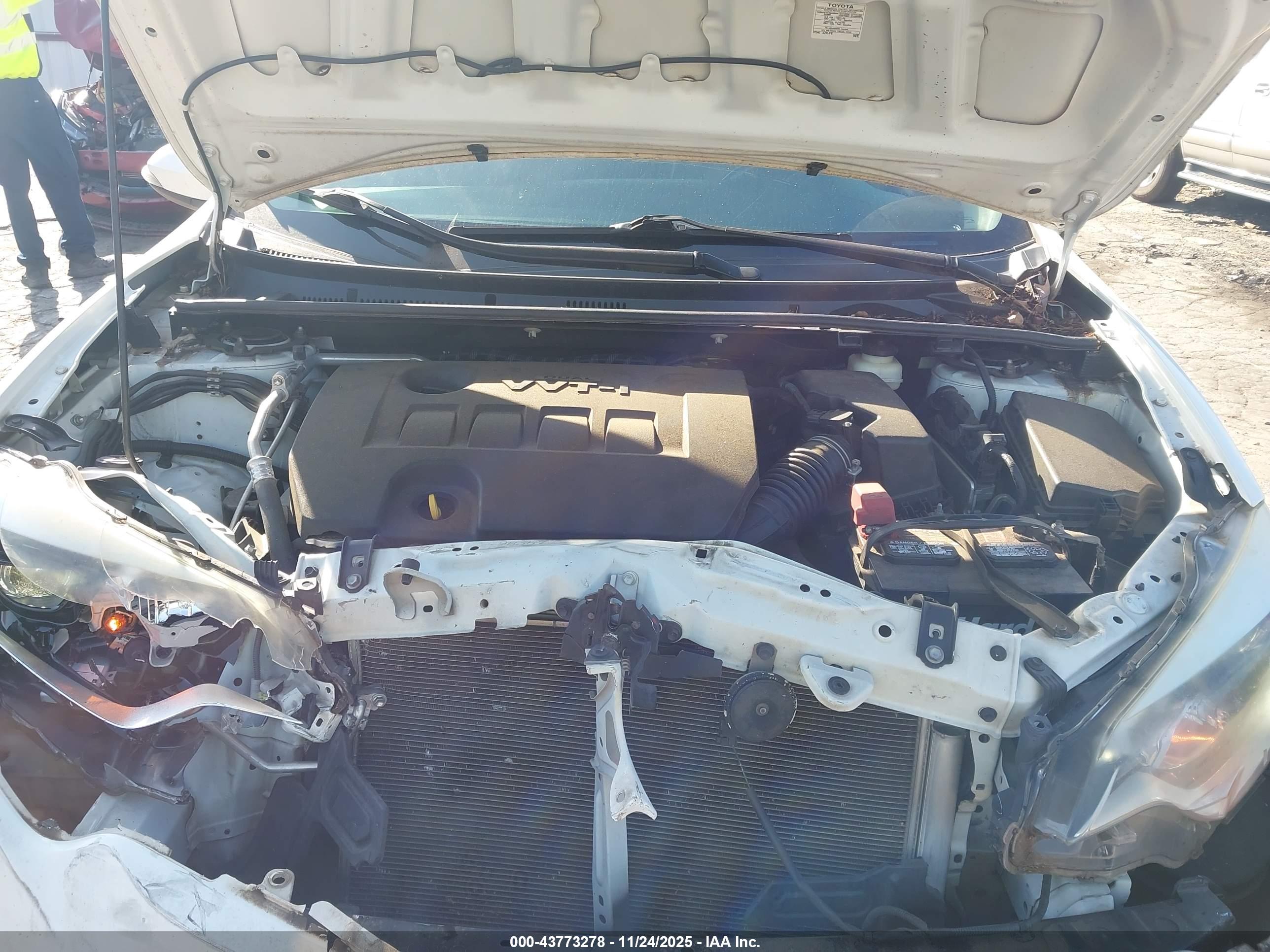 TOYOTA COROLLA image 10