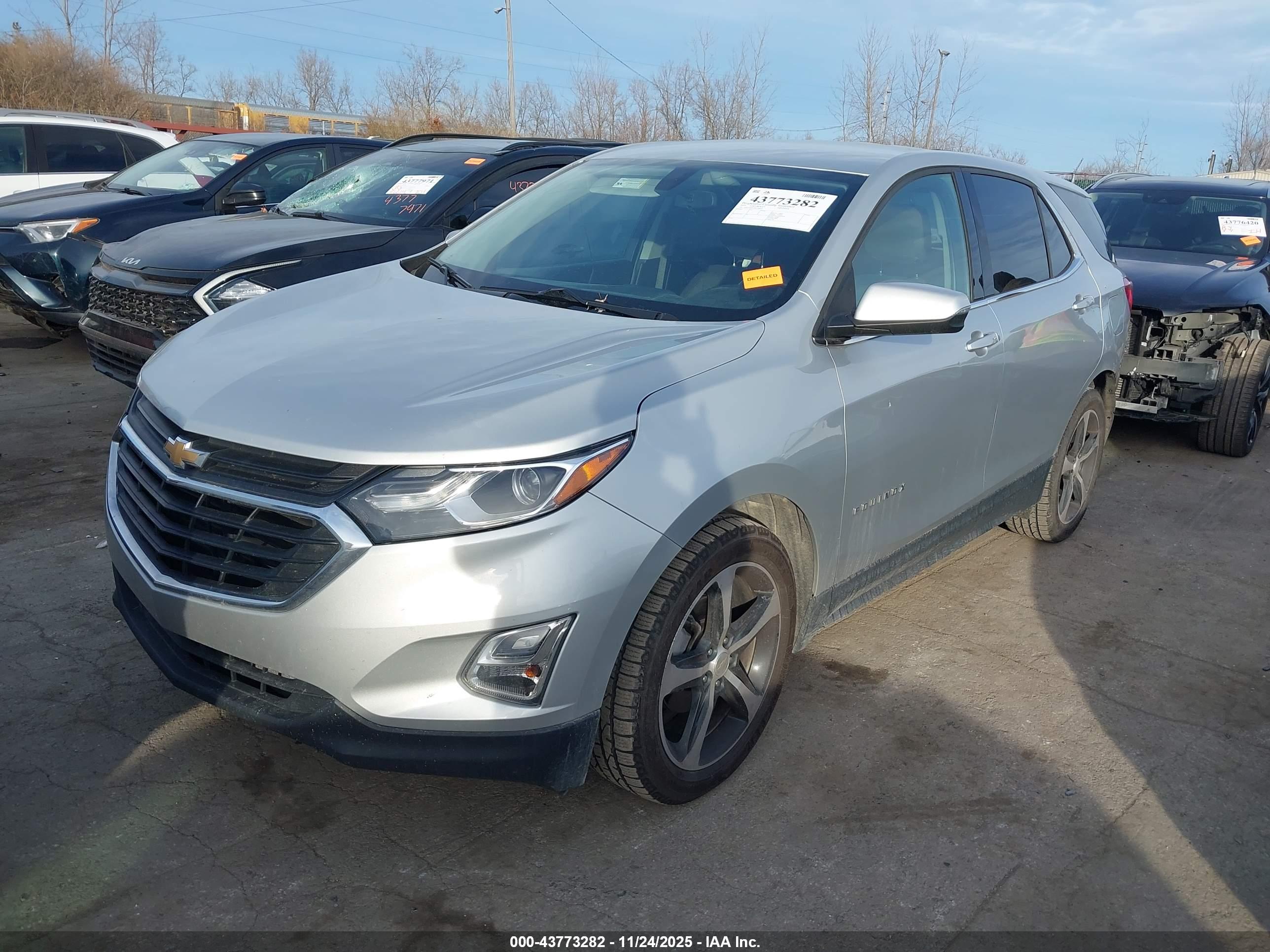 CHEVROLET EQUINOX image 2