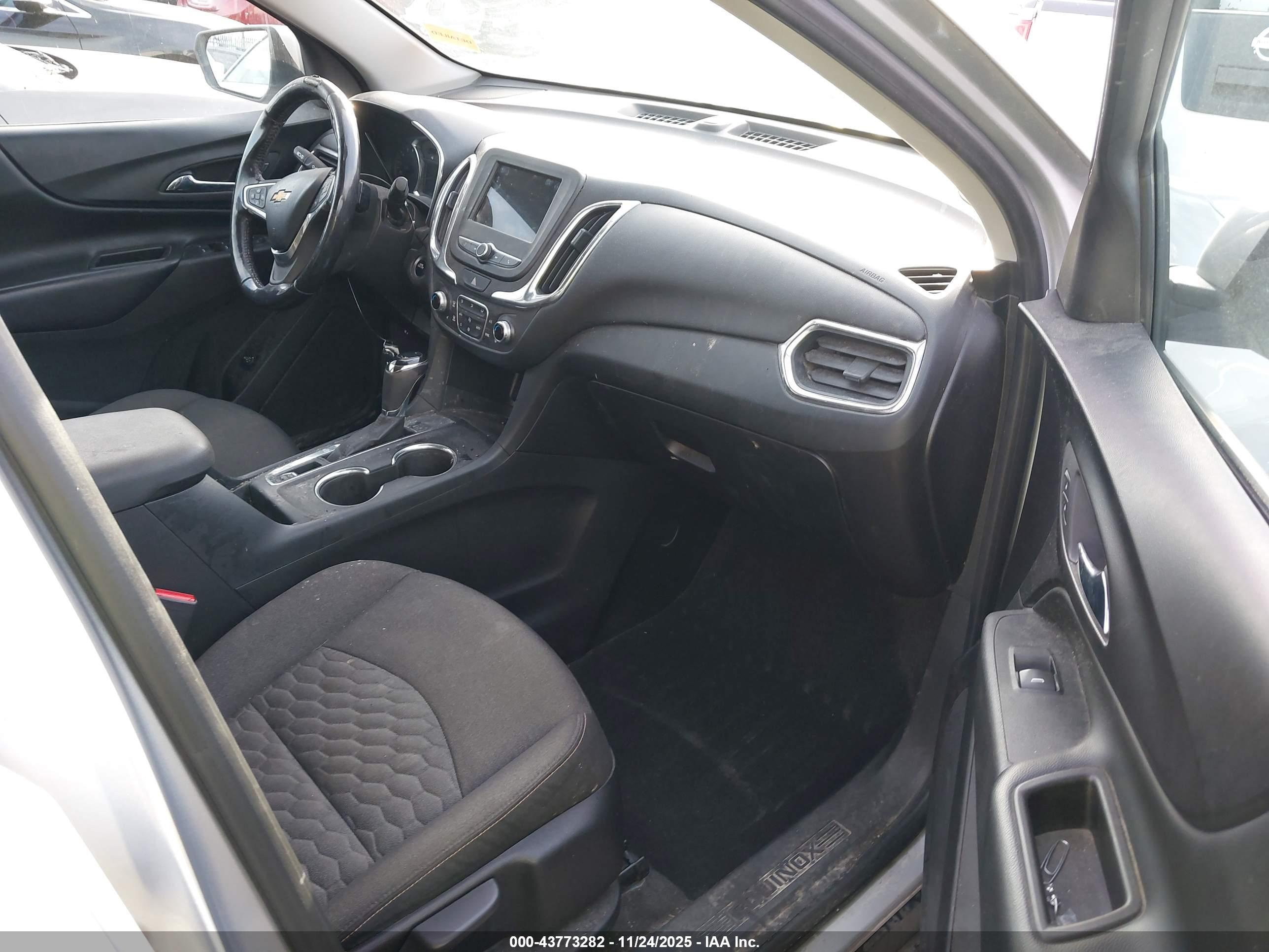 CHEVROLET EQUINOX image 5