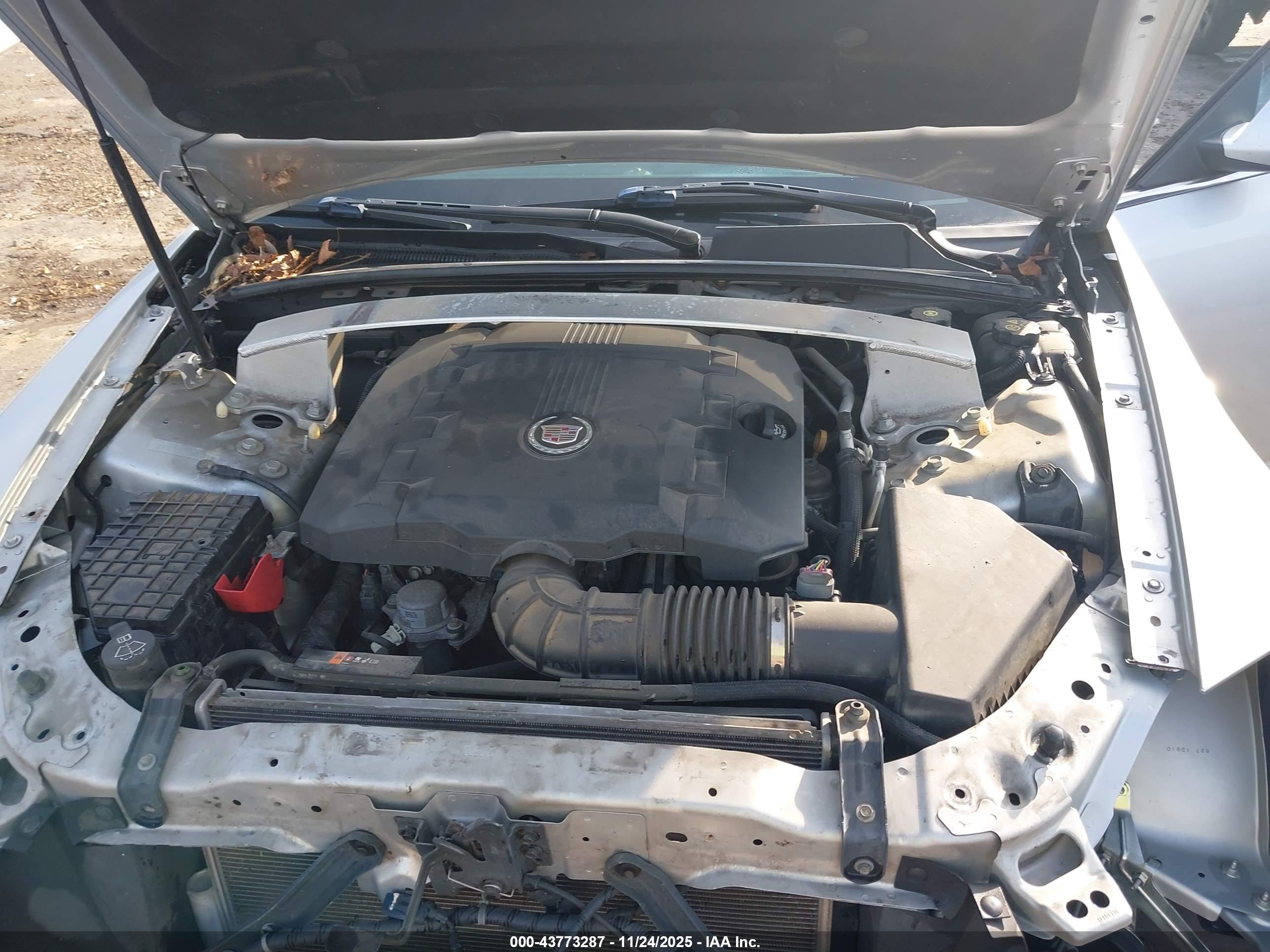 CADILLAC CTS image 10
