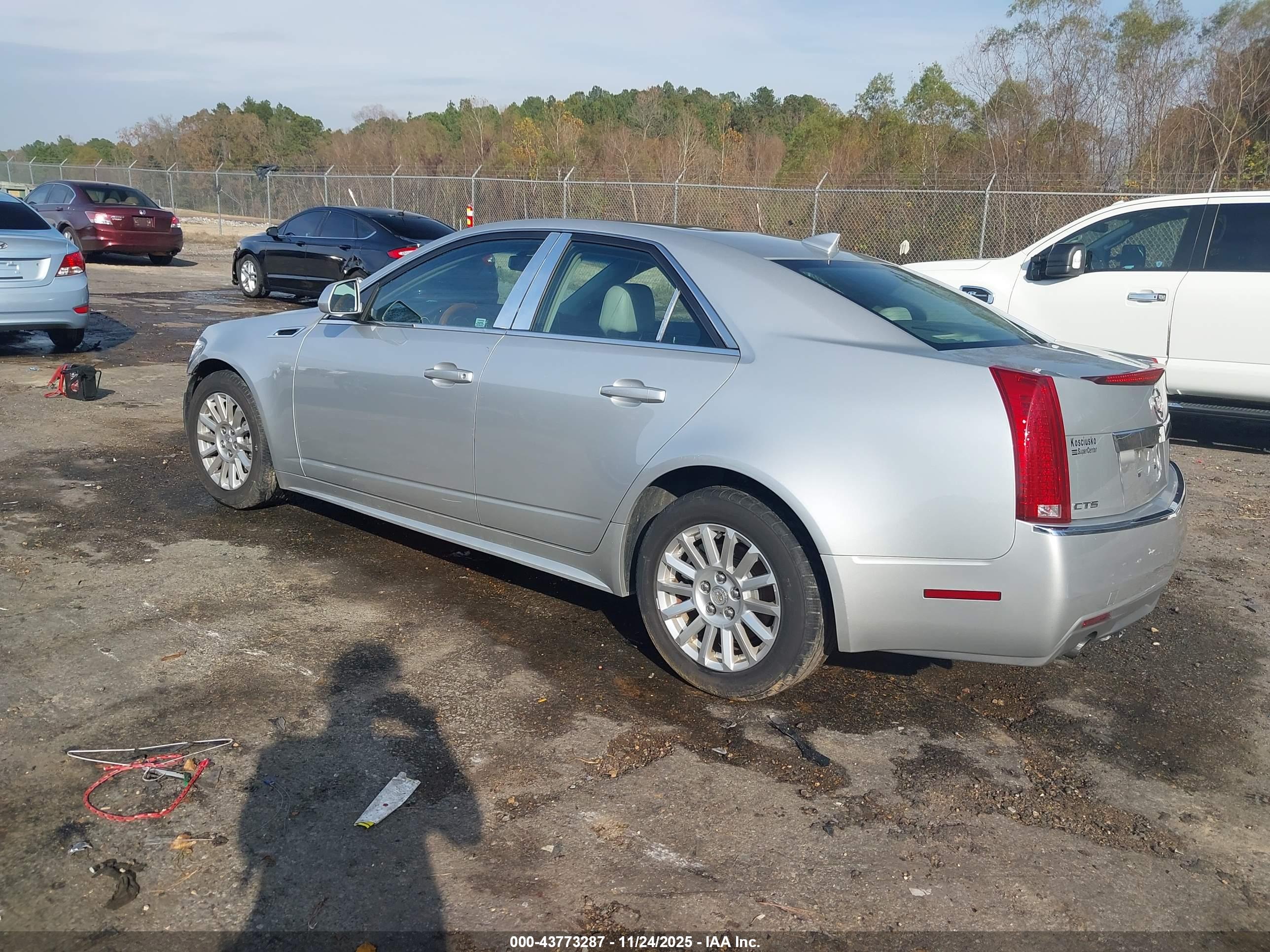 CADILLAC CTS image 3