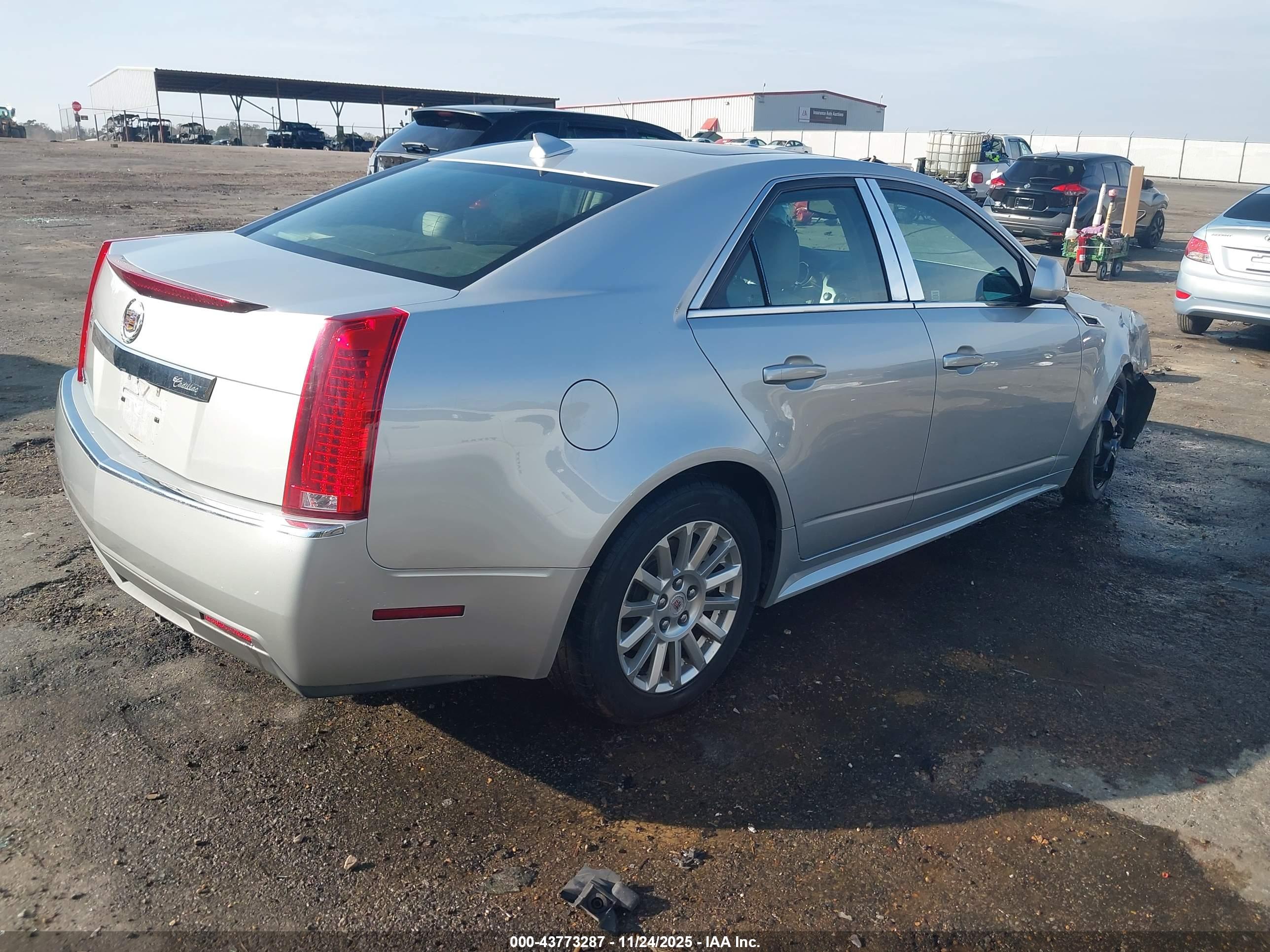 CADILLAC CTS image 4
