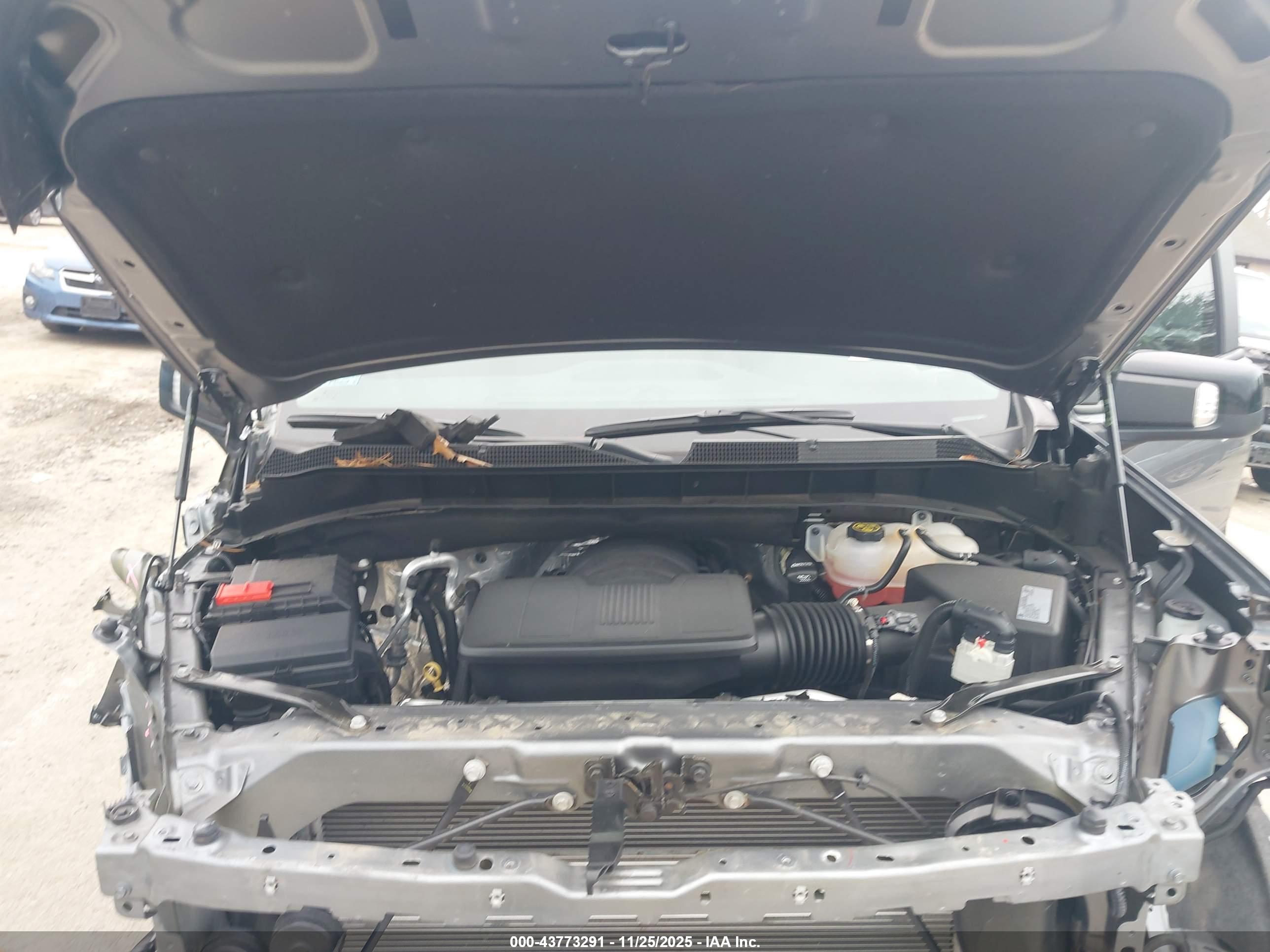 CHEVROLET SILVERADO image 10