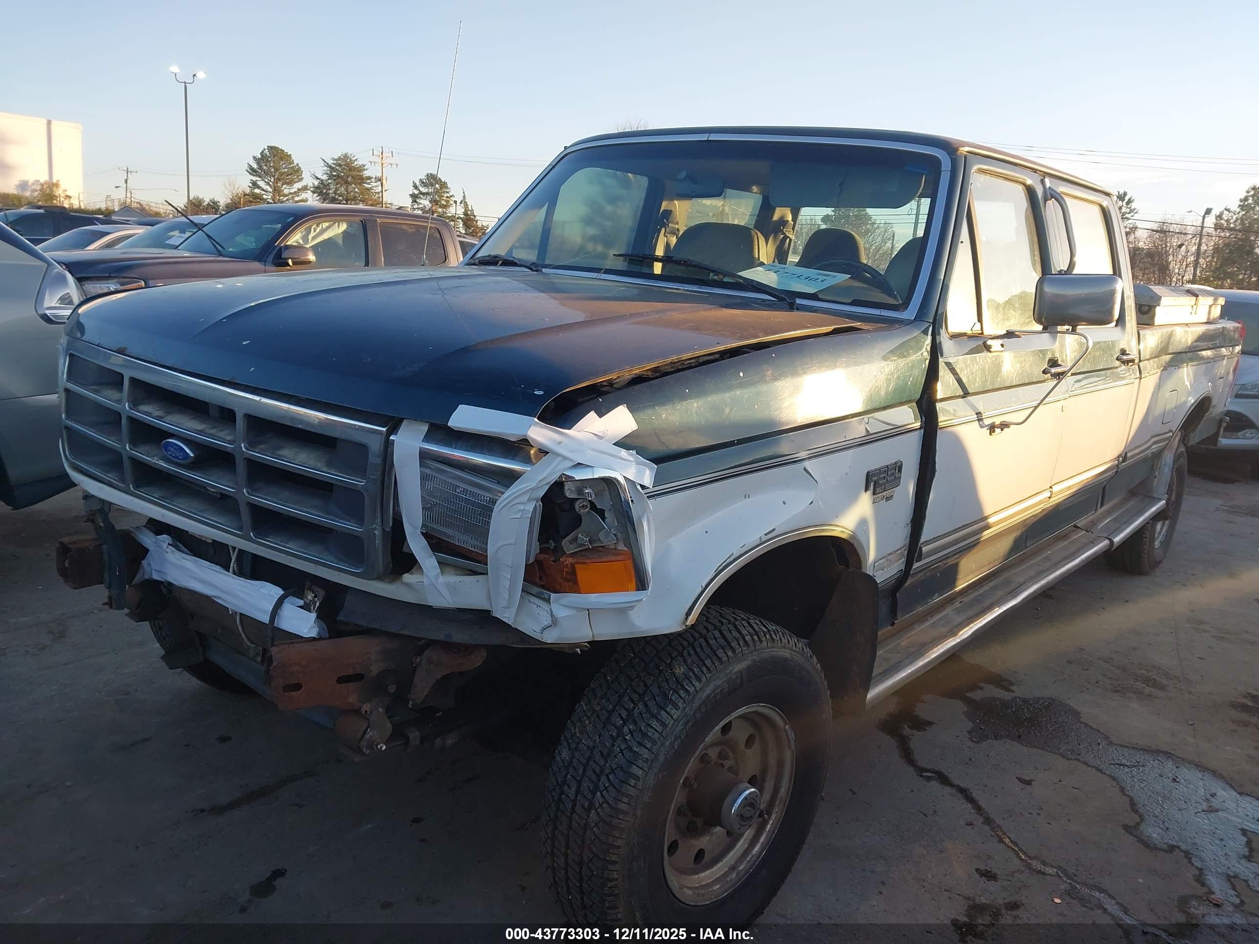 FORD F-350 image 2