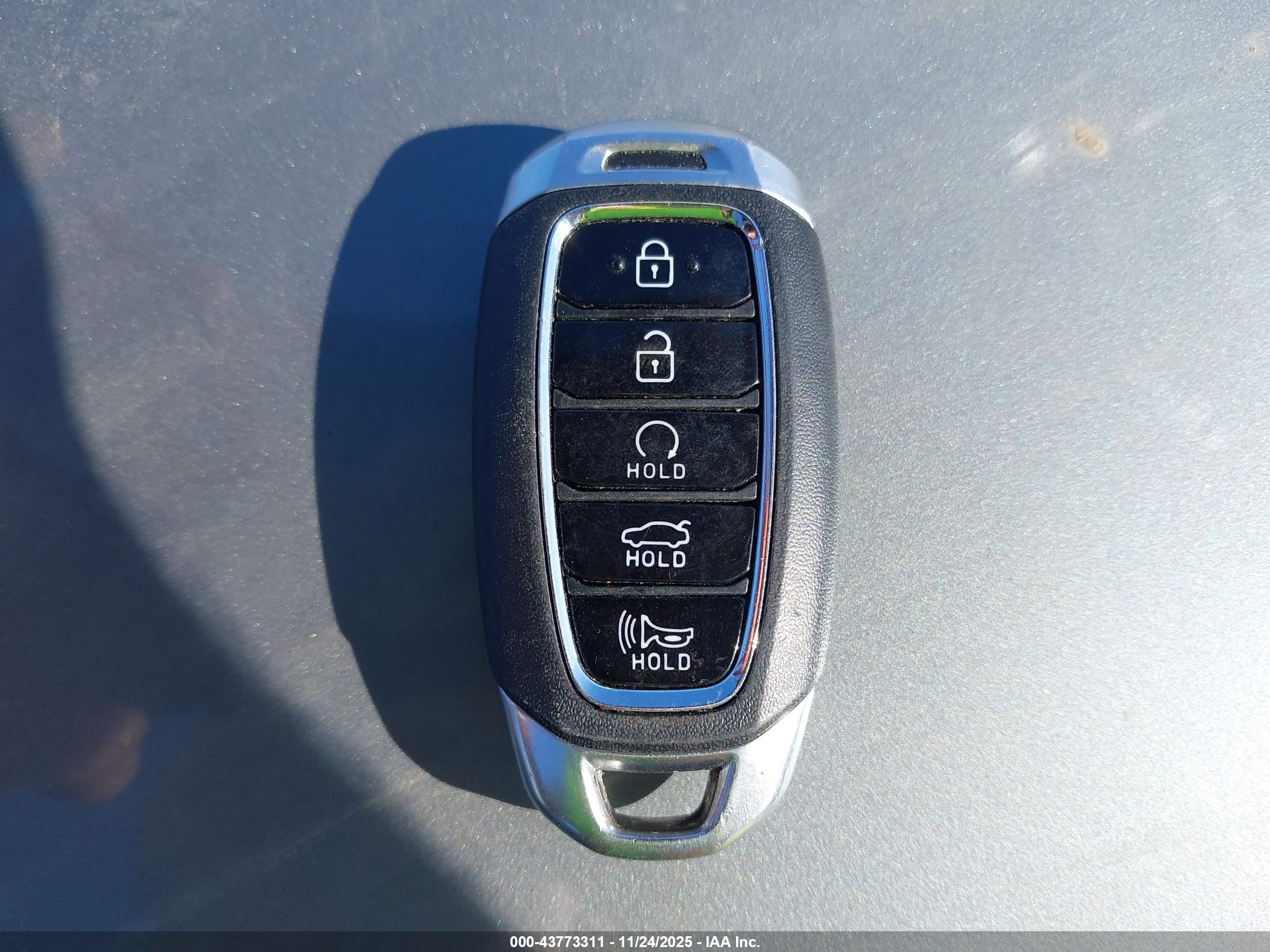 HYUNDAI ELANTRA image 11