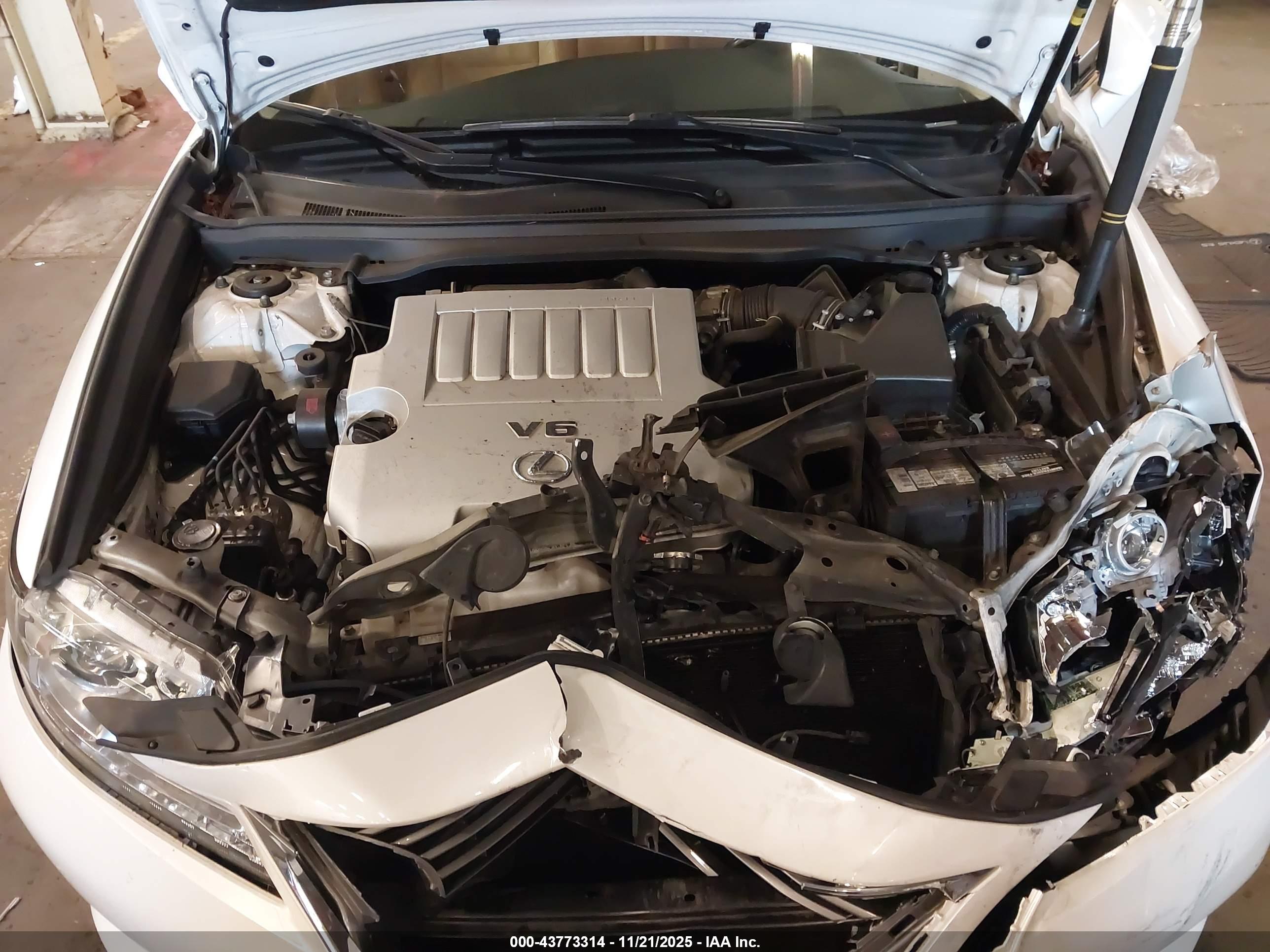 LEXUS ES image 10