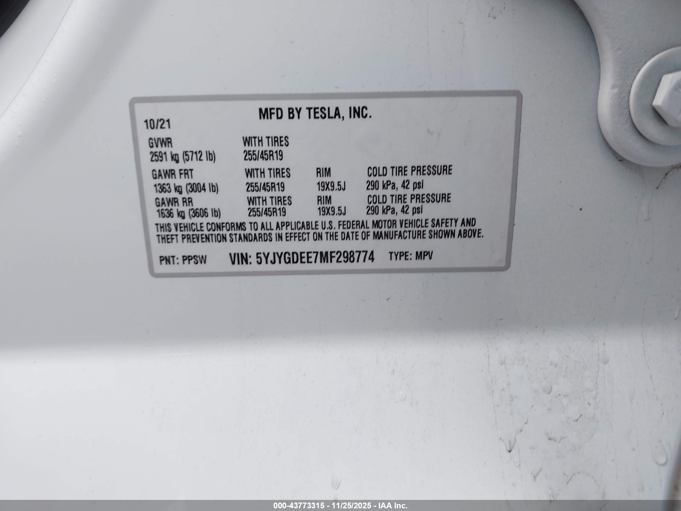 TESLA MODEL image 9