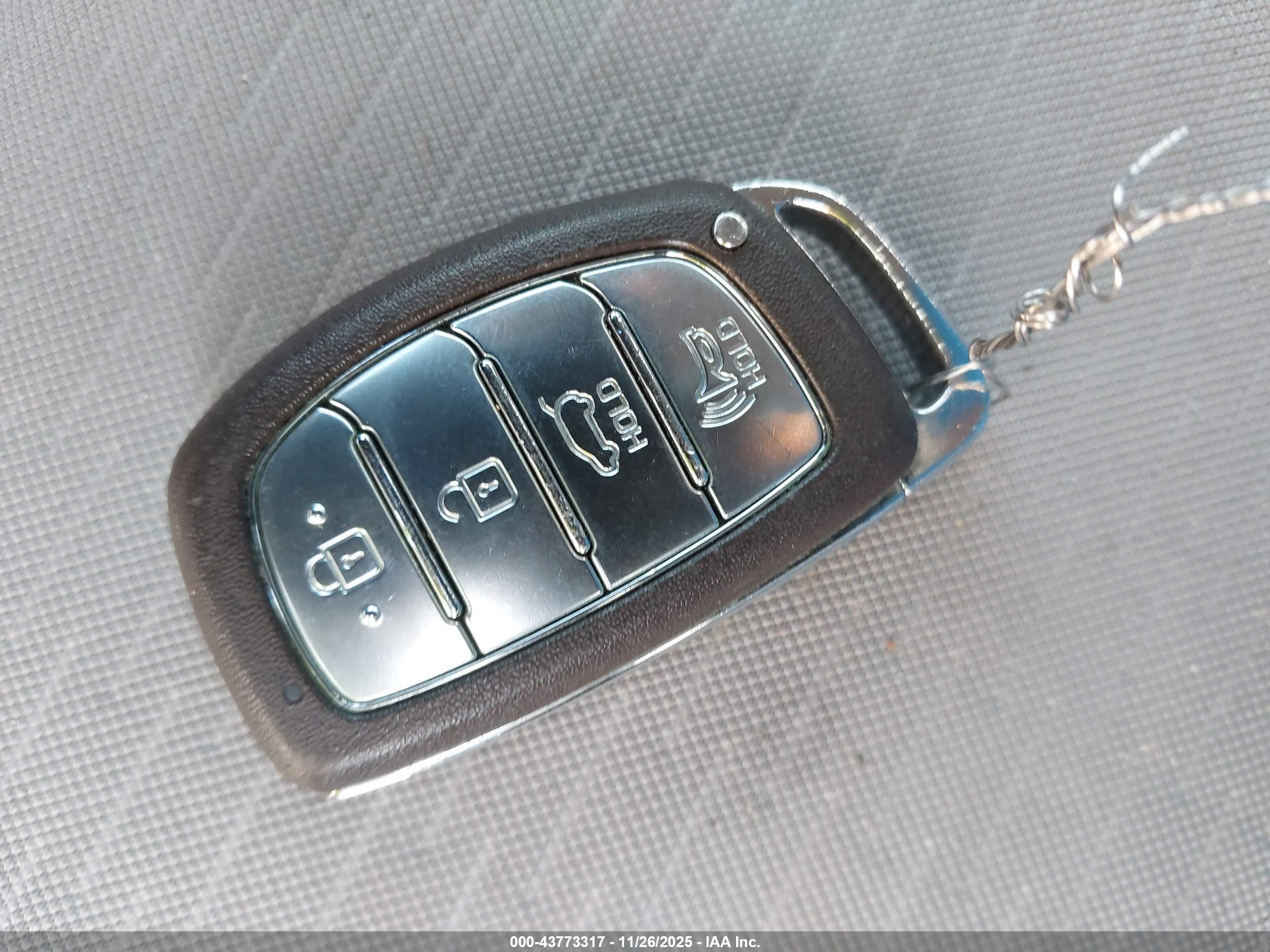HYUNDAI TUCSON image 11